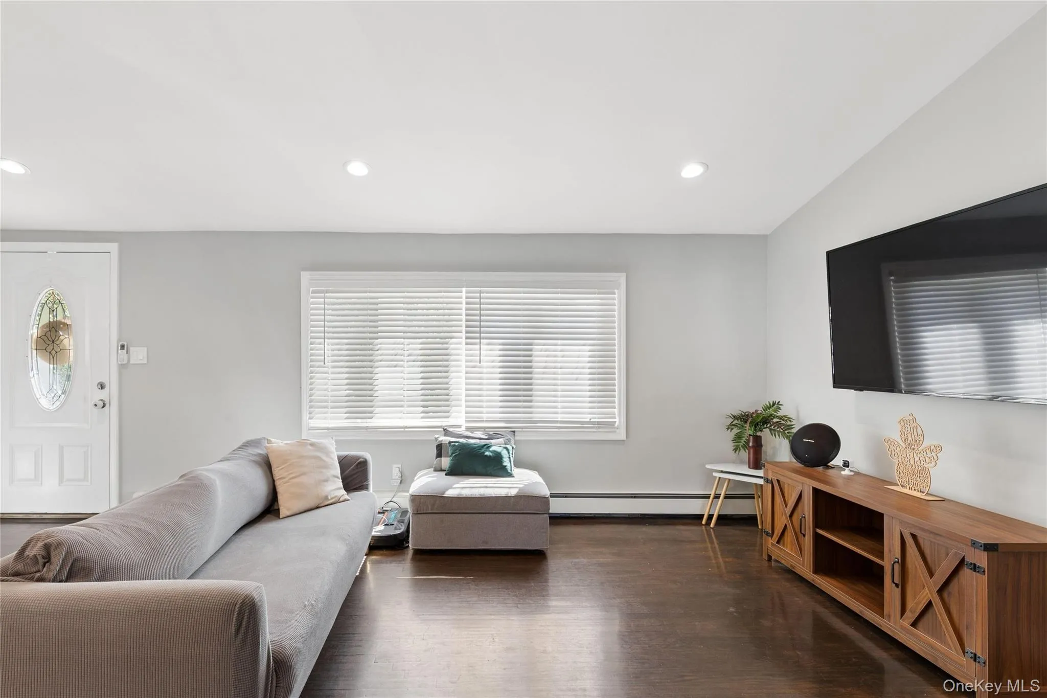 47 Rexmere Avenue, Brookhaven, NY, 3 Bedrooms Bedrooms, 8 Rooms Rooms,1 BathroomBathrooms,Residential,For Rent,Rexmere,0,1055253 47 Rexmere Avenue, Brookhaven, NY, 3 Bedrooms Bedrooms, 8 Rooms Rooms,1 BathroomBathrooms,Residential,For Rent,Rexmere,0,1055253