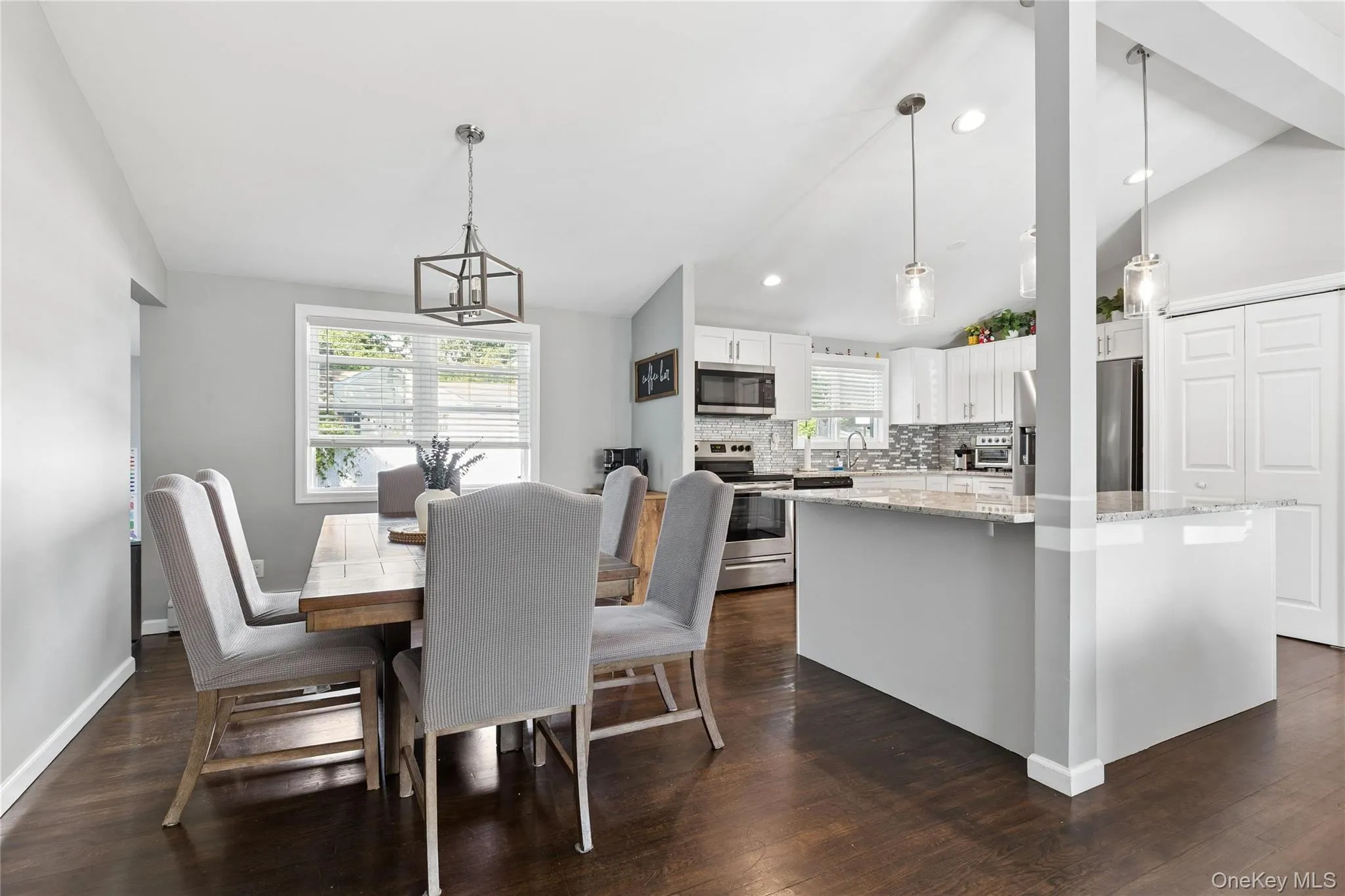 47 Rexmere Avenue, Brookhaven, NY, 3 Bedrooms Bedrooms, 8 Rooms Rooms,1 BathroomBathrooms,Residential,For Rent,Rexmere,0,1055253 47 Rexmere Avenue, Brookhaven, NY, 3 Bedrooms Bedrooms, 8 Rooms Rooms,1 BathroomBathrooms,Residential,For Rent,Rexmere,0,1055253