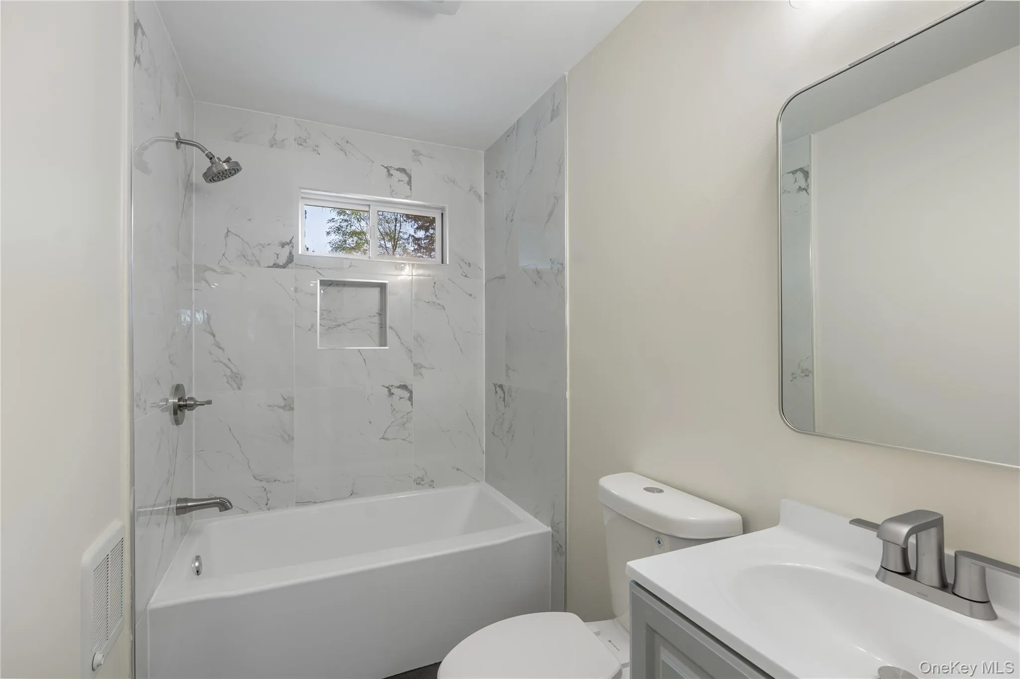 22 Seybolt Avenue, Mount Hope, NY, 2 Bedrooms Bedrooms, 6 Rooms Rooms,1 BathroomBathrooms,Residential,For Rent,Seybolt,0,1055266 22 Seybolt Avenue, Mount Hope, NY, 2 Bedrooms Bedrooms, 6 Rooms Rooms,1 BathroomBathrooms,Residential,For Rent,Seybolt,0,1055266