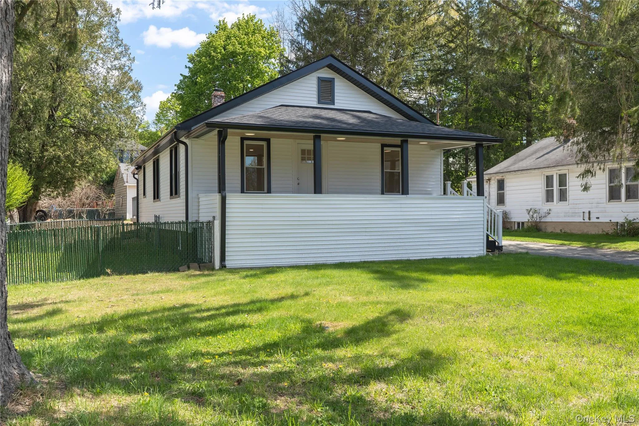 22 Seybolt Avenue, Mount Hope, NY, 2 Bedrooms Bedrooms, 6 Rooms Rooms,1 BathroomBathrooms,Residential,For Rent,Seybolt,0,1055266 22 Seybolt Avenue, Mount Hope, NY, 2 Bedrooms Bedrooms, 6 Rooms Rooms,1 BathroomBathrooms,Residential,For Rent,Seybolt,0,1055266