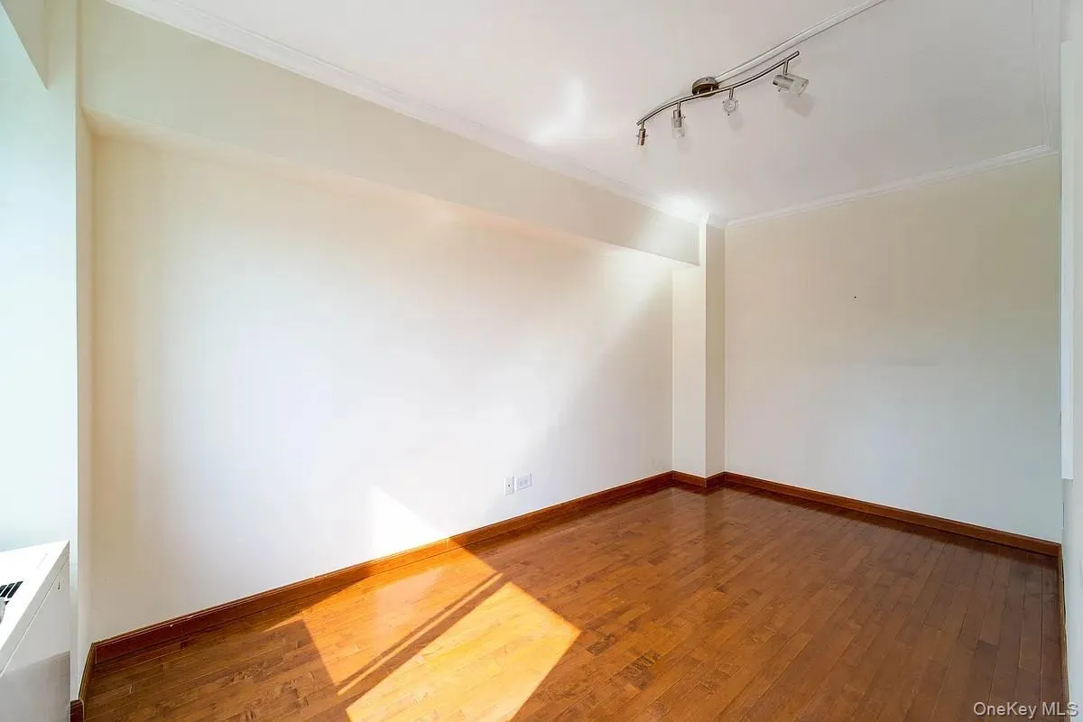 119-49 Union Turnpike, New York, NY, 2 Bedrooms Bedrooms, 5 Rooms Rooms,1 BathroomBathrooms,Residential,For Rent,Union Turnpike,0,1055270 119-49 Union Turnpike, New York, NY, 2 Bedrooms Bedrooms, 5 Rooms Rooms,1 BathroomBathrooms,Residential,For Rent,Union Turnpike,0,1055270