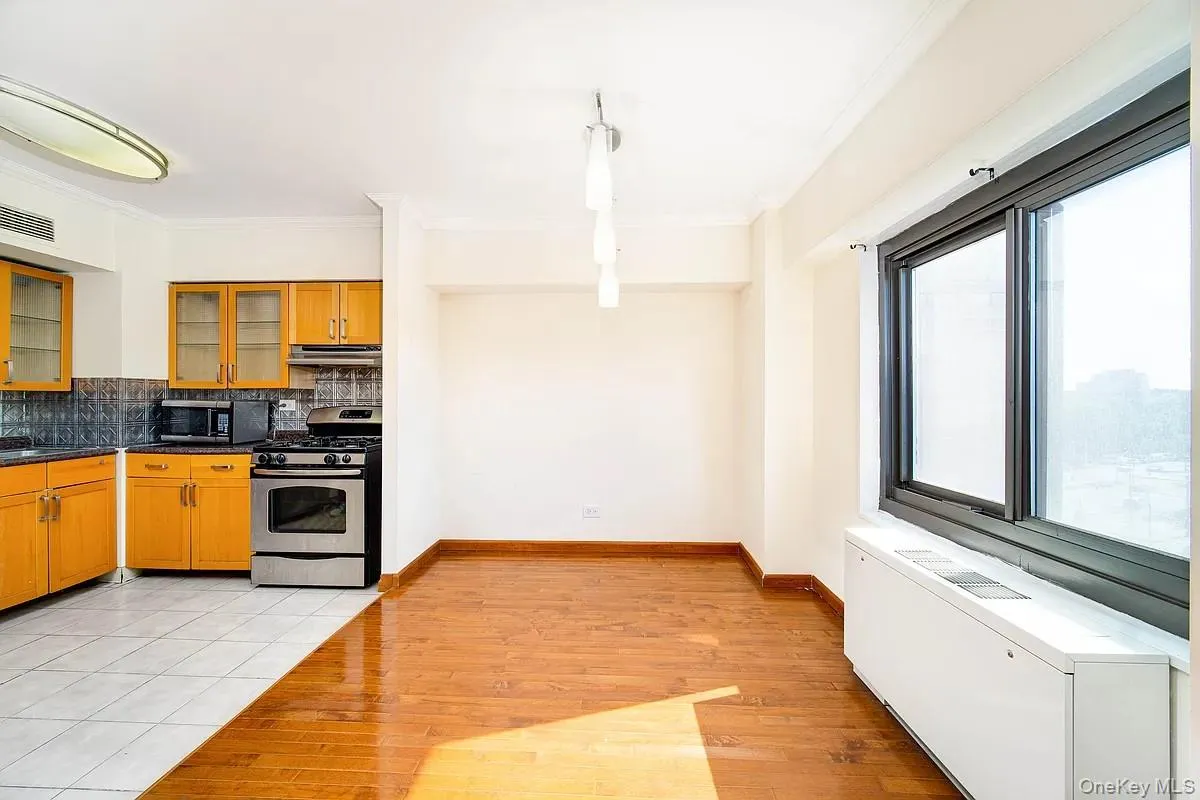 119-49 Union Turnpike, New York, NY, 2 Bedrooms Bedrooms, 5 Rooms Rooms,1 BathroomBathrooms,Residential,For Rent,Union Turnpike,0,1055270 119-49 Union Turnpike, New York, NY, 2 Bedrooms Bedrooms, 5 Rooms Rooms,1 BathroomBathrooms,Residential,For Rent,Union Turnpike,0,1055270