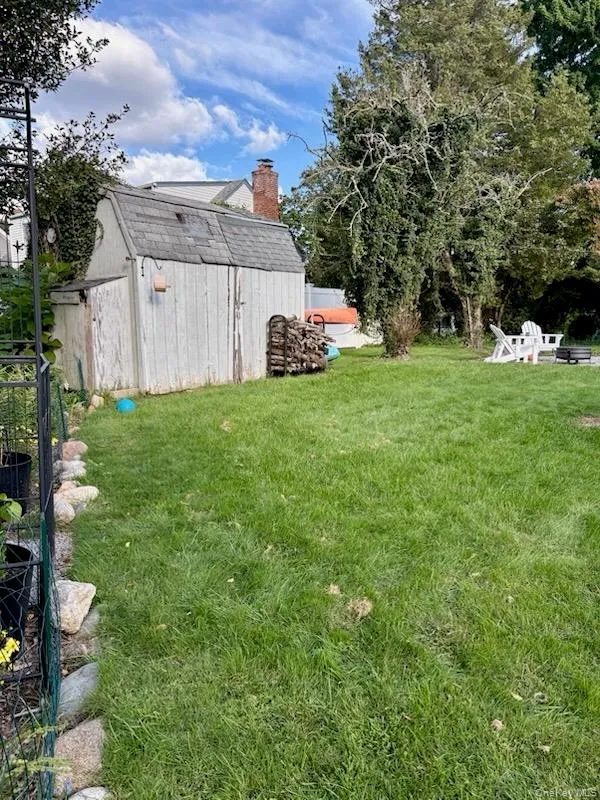 28 Summit Avenue, Huntington, NY, 4 Bedrooms Bedrooms, 8 Rooms Rooms,2 BathroomsBathrooms,Residential Lease,For Rent,Summit,0,1055274 28 Summit Avenue, Huntington, NY, 4 Bedrooms Bedrooms, 8 Rooms Rooms,2 BathroomsBathrooms,Residential Lease,For Rent,Summit,0,1055274