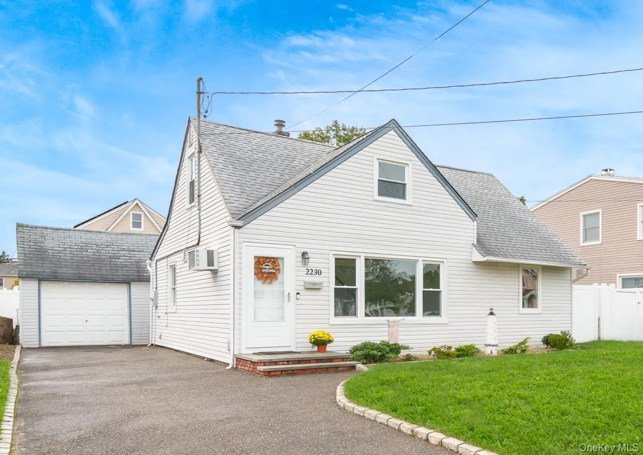 2230 Beech Street, Hempstead, NY, 3 Bedrooms Bedrooms, 5 Rooms Rooms,2 BathroomsBathrooms,Residential,For Rent,Beech,0,1055275 2230 Beech Street, Hempstead, NY, 3 Bedrooms Bedrooms, 5 Rooms Rooms,2 BathroomsBathrooms,Residential,For Rent,Beech,0,1055275