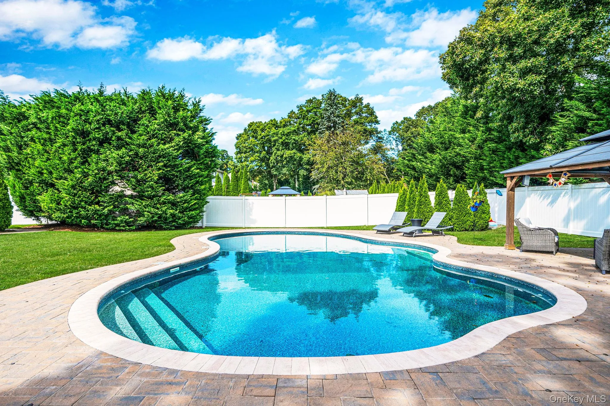 19 Pritchard Crescent, Brookhaven, NY, 4 Bedrooms Bedrooms, 9 Rooms Rooms,2 BathroomsBathrooms,Residential,For Rent,Pritchard,0,1055277 19 Pritchard Crescent, Brookhaven, NY, 4 Bedrooms Bedrooms, 9 Rooms Rooms,2 BathroomsBathrooms,Residential,For Rent,Pritchard,0,1055277