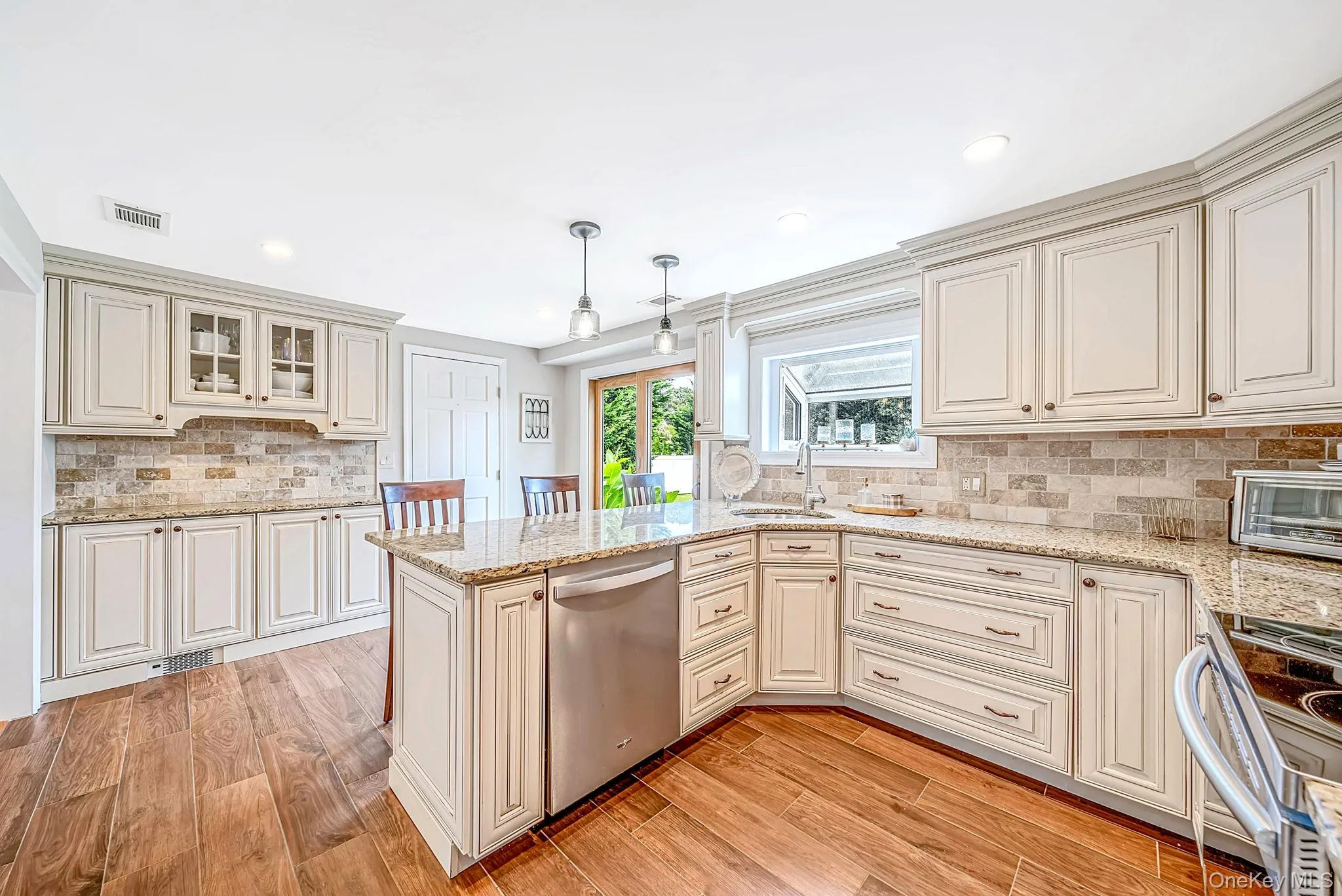 19 Pritchard Crescent, Brookhaven, NY, 4 Bedrooms Bedrooms, 9 Rooms Rooms,2 BathroomsBathrooms,Residential,For Rent,Pritchard,0,1055277 19 Pritchard Crescent, Brookhaven, NY, 4 Bedrooms Bedrooms, 9 Rooms Rooms,2 BathroomsBathrooms,Residential,For Rent,Pritchard,0,1055277