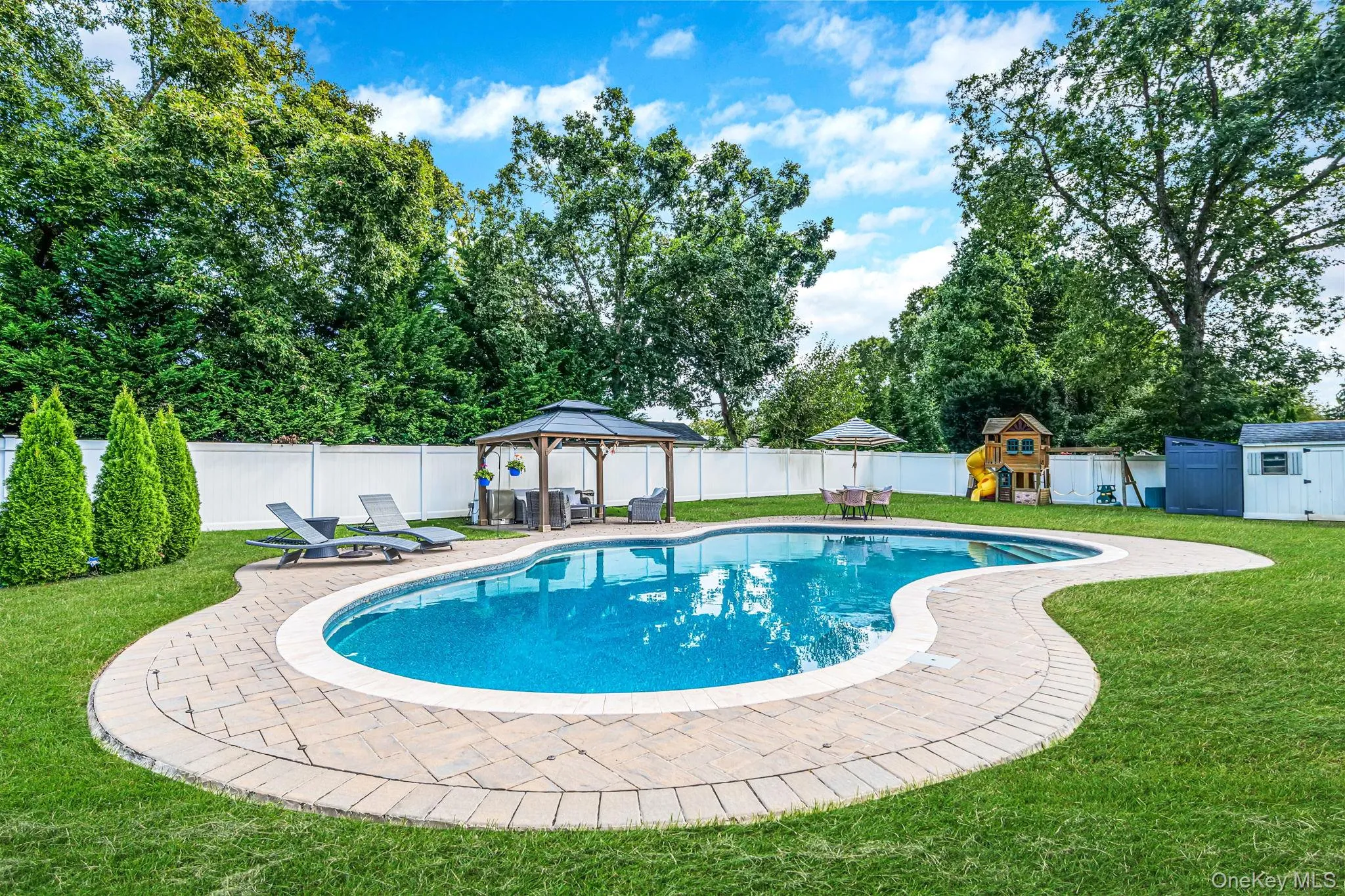19 Pritchard Crescent, Brookhaven, NY, 4 Bedrooms Bedrooms, 9 Rooms Rooms,2 BathroomsBathrooms,Residential,For Rent,Pritchard,0,1055277 19 Pritchard Crescent, Brookhaven, NY, 4 Bedrooms Bedrooms, 9 Rooms Rooms,2 BathroomsBathrooms,Residential,For Rent,Pritchard,0,1055277