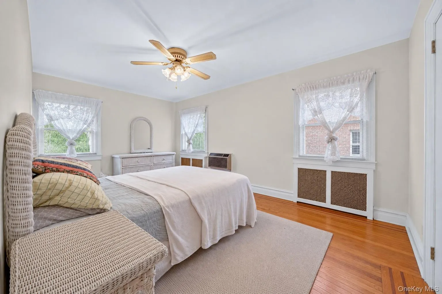 189-33 46th Avenue, New York, NY, 4 Bedrooms Bedrooms, 8 Rooms Rooms,1 BathroomBathrooms,Residential,For Rent,46th,0,1055278 189-33 46th Avenue, New York, NY, 4 Bedrooms Bedrooms, 8 Rooms Rooms,1 BathroomBathrooms,Residential,For Rent,46th,0,1055278
