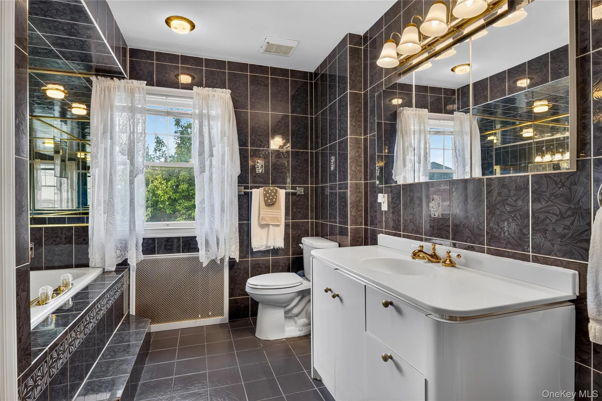 189-33 46th Avenue, New York, NY, 4 Bedrooms Bedrooms, 8 Rooms Rooms,1 BathroomBathrooms,Residential,For Rent,46th,0,1055278 189-33 46th Avenue, New York, NY, 4 Bedrooms Bedrooms, 8 Rooms Rooms,1 BathroomBathrooms,Residential,For Rent,46th,0,1055278