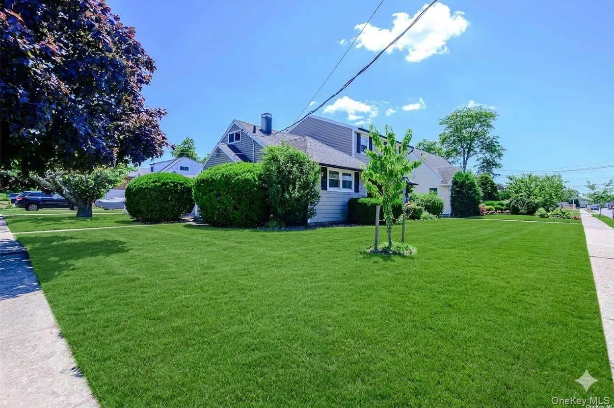 3251 Neptune Avenue, Hempstead, NY, 4 Bedrooms Bedrooms, 8 Rooms Rooms,2 BathroomsBathrooms,Residential,For Rent,Neptune,0,1055287 3251 Neptune Avenue, Hempstead, NY, 4 Bedrooms Bedrooms, 8 Rooms Rooms,2 BathroomsBathrooms,Residential,For Rent,Neptune,0,1055287