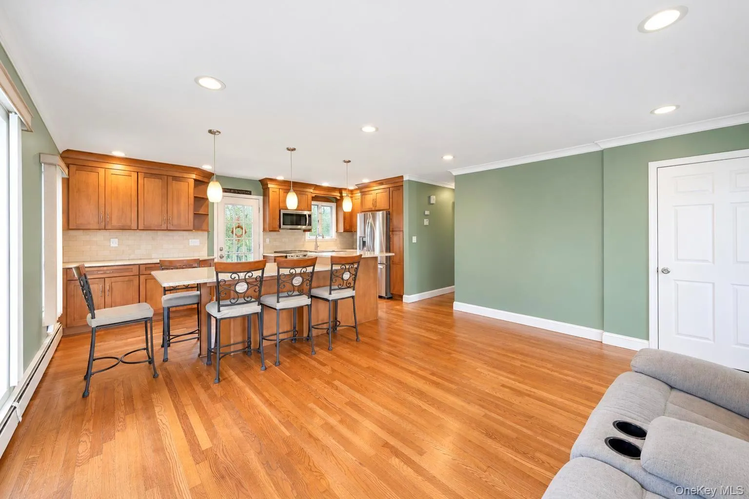 226 Walnut Street, Oyster Bay, NY, 5 Bedrooms Bedrooms, 10 Rooms Rooms,2 BathroomsBathrooms,Residential,For Rent,Walnut,0,1055290 226 Walnut Street, Oyster Bay, NY, 5 Bedrooms Bedrooms, 10 Rooms Rooms,2 BathroomsBathrooms,Residential,For Rent,Walnut,0,1055290
