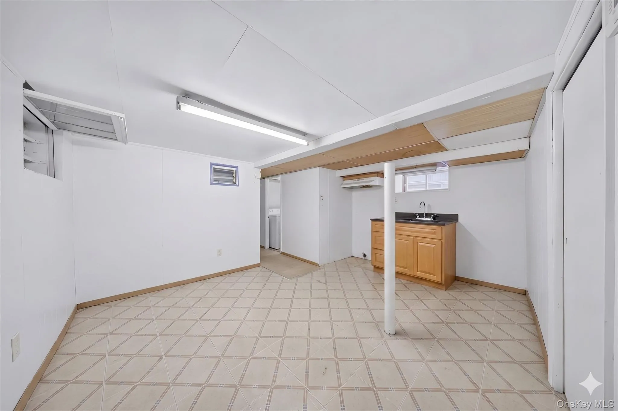 4084 Denman Street, New York, NY, 4 Bedrooms Bedrooms, 8 Rooms Rooms,2 BathroomsBathrooms,Residential,For Rent,Denman,0,1055293 4084 Denman Street, New York, NY, 4 Bedrooms Bedrooms, 8 Rooms Rooms,2 BathroomsBathrooms,Residential,For Rent,Denman,0,1055293