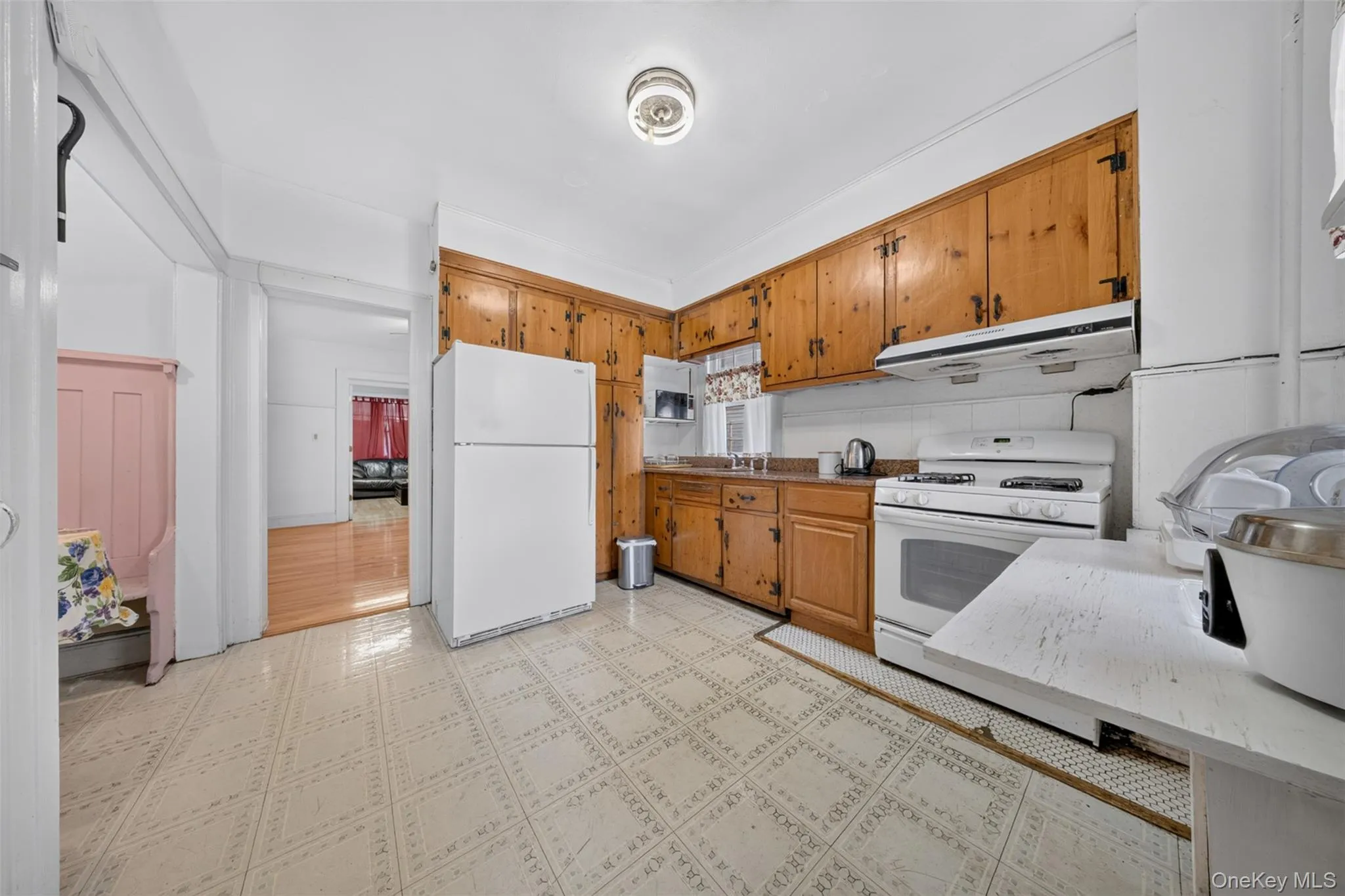 4084 Denman Street, New York, NY, 4 Bedrooms Bedrooms, 8 Rooms Rooms,2 BathroomsBathrooms,Residential,For Rent,Denman,0,1055293 4084 Denman Street, New York, NY, 4 Bedrooms Bedrooms, 8 Rooms Rooms,2 BathroomsBathrooms,Residential,For Rent,Denman,0,1055293