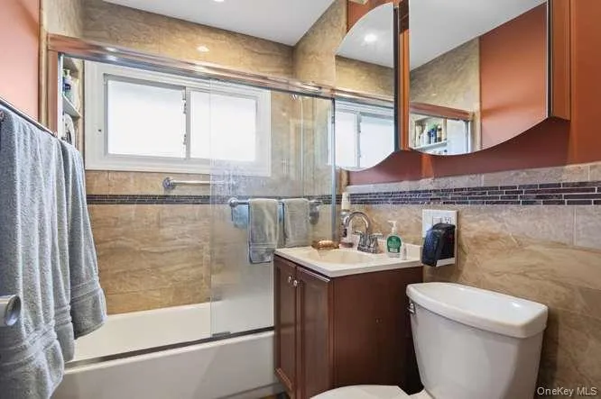 35 Hedge Lane, Hempstead, NY, 3 Bedrooms Bedrooms, 5 Rooms Rooms,1 BathroomBathrooms,Residential,For Rent,Hedge,0,1055295 35 Hedge Lane, Hempstead, NY, 3 Bedrooms Bedrooms, 5 Rooms Rooms,1 BathroomBathrooms,Residential,For Rent,Hedge,0,1055295