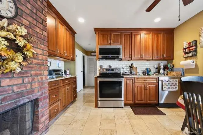 35 Hedge Lane, Hempstead, NY, 3 Bedrooms Bedrooms, 5 Rooms Rooms,1 BathroomBathrooms,Residential,For Rent,Hedge,0,1055295 35 Hedge Lane, Hempstead, NY, 3 Bedrooms Bedrooms, 5 Rooms Rooms,1 BathroomBathrooms,Residential,For Rent,Hedge,0,1055295