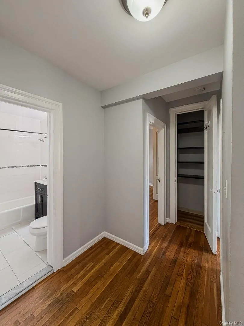 1428 Midland Avenue, Yonkers, NY, 2 Bedrooms Bedrooms, 5 Rooms Rooms,1 BathroomBathrooms,Residential,For Rent,Midland,0,1055300 1428 Midland Avenue, Yonkers, NY, 2 Bedrooms Bedrooms, 5 Rooms Rooms,1 BathroomBathrooms,Residential,For Rent,Midland,0,1055300