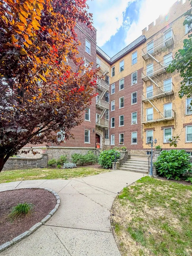 1428 Midland Avenue, Yonkers, NY, 2 Bedrooms Bedrooms, 5 Rooms Rooms,1 BathroomBathrooms,Residential,For Rent,Midland,0,1055300 1428 Midland Avenue, Yonkers, NY, 2 Bedrooms Bedrooms, 5 Rooms Rooms,1 BathroomBathrooms,Residential,For Rent,Midland,0,1055300