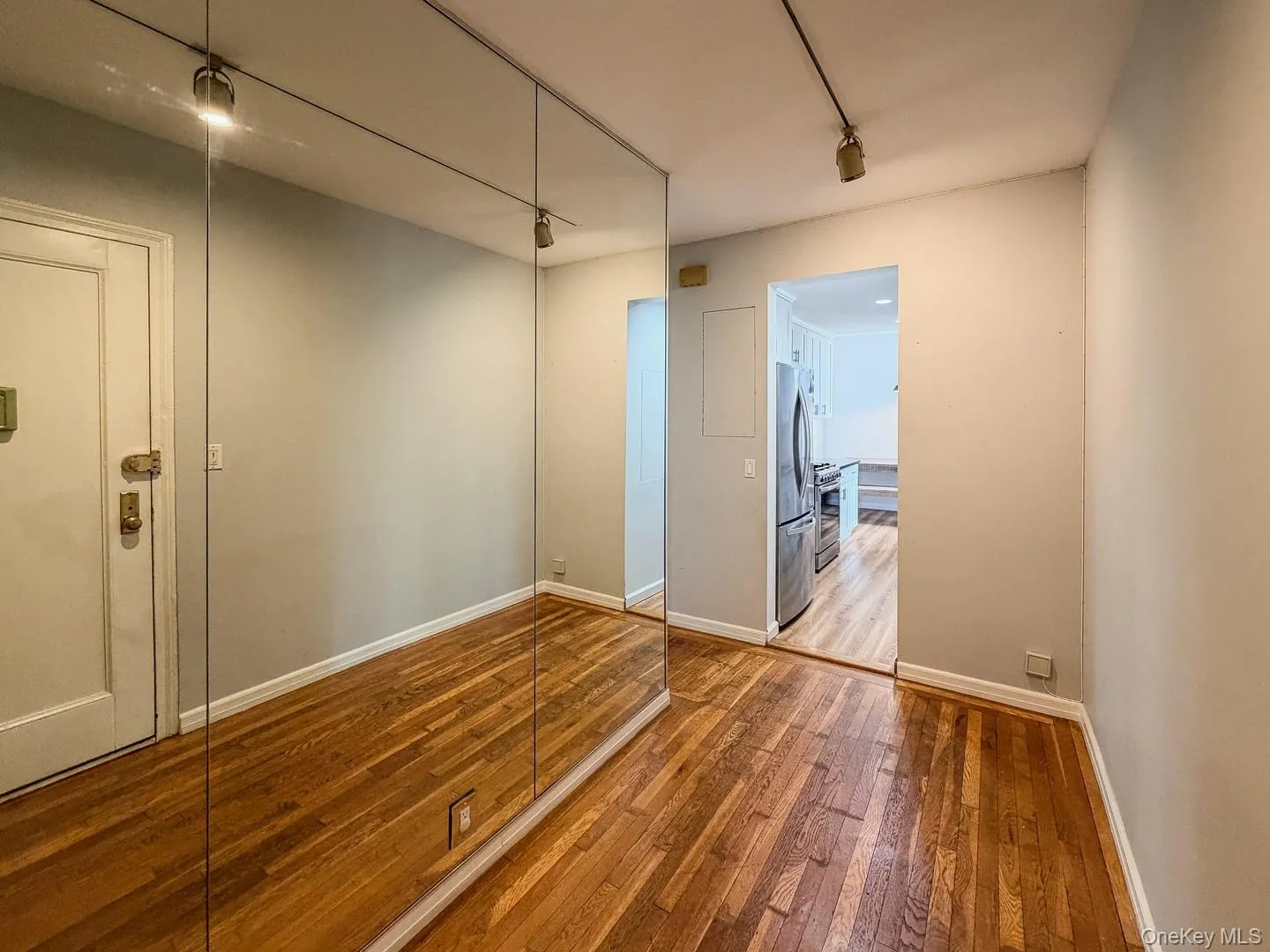 1428 Midland Avenue, Yonkers, NY, 2 Bedrooms Bedrooms, 5 Rooms Rooms,1 BathroomBathrooms,Residential,For Rent,Midland,0,1055300 1428 Midland Avenue, Yonkers, NY, 2 Bedrooms Bedrooms, 5 Rooms Rooms,1 BathroomBathrooms,Residential,For Rent,Midland,0,1055300