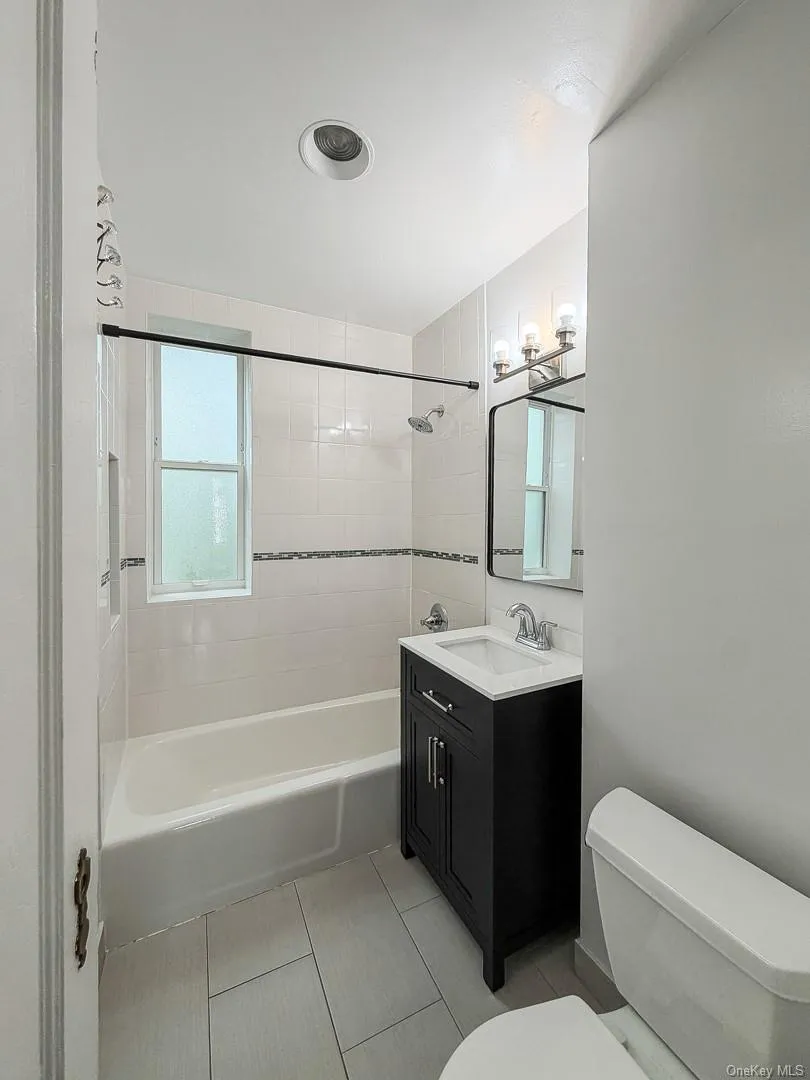 1428 Midland Avenue, Yonkers, NY, 2 Bedrooms Bedrooms, 5 Rooms Rooms,1 BathroomBathrooms,Residential,For Rent,Midland,0,1055300 1428 Midland Avenue, Yonkers, NY, 2 Bedrooms Bedrooms, 5 Rooms Rooms,1 BathroomBathrooms,Residential,For Rent,Midland,0,1055300