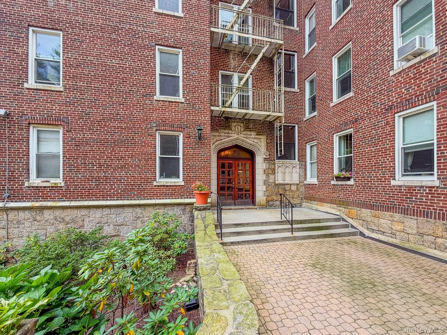 1428 Midland Avenue, Yonkers, NY, 2 Bedrooms Bedrooms, 5 Rooms Rooms,1 BathroomBathrooms,Residential,For Rent,Midland,0,1055300 1428 Midland Avenue, Yonkers, NY, 2 Bedrooms Bedrooms, 5 Rooms Rooms,1 BathroomBathrooms,Residential,For Rent,Midland,0,1055300