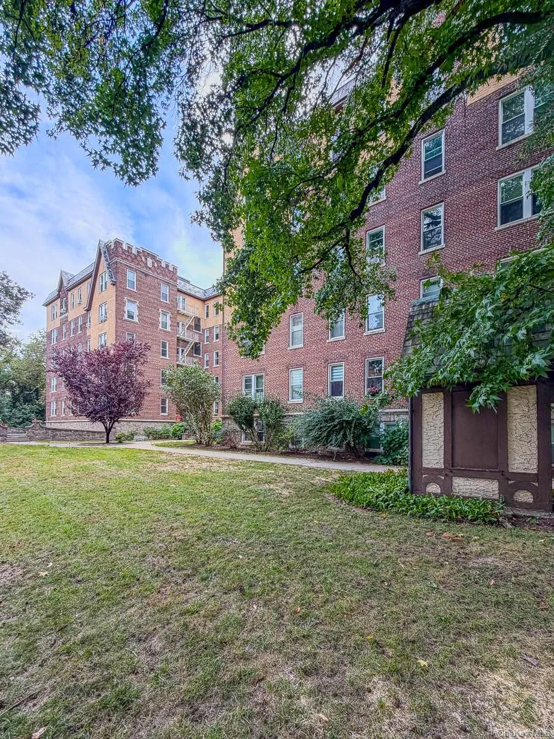 1428 Midland Avenue, Yonkers, NY, 2 Bedrooms Bedrooms, 5 Rooms Rooms,1 BathroomBathrooms,Residential,For Rent,Midland,0,1055300 1428 Midland Avenue, Yonkers, NY, 2 Bedrooms Bedrooms, 5 Rooms Rooms,1 BathroomBathrooms,Residential,For Rent,Midland,0,1055300