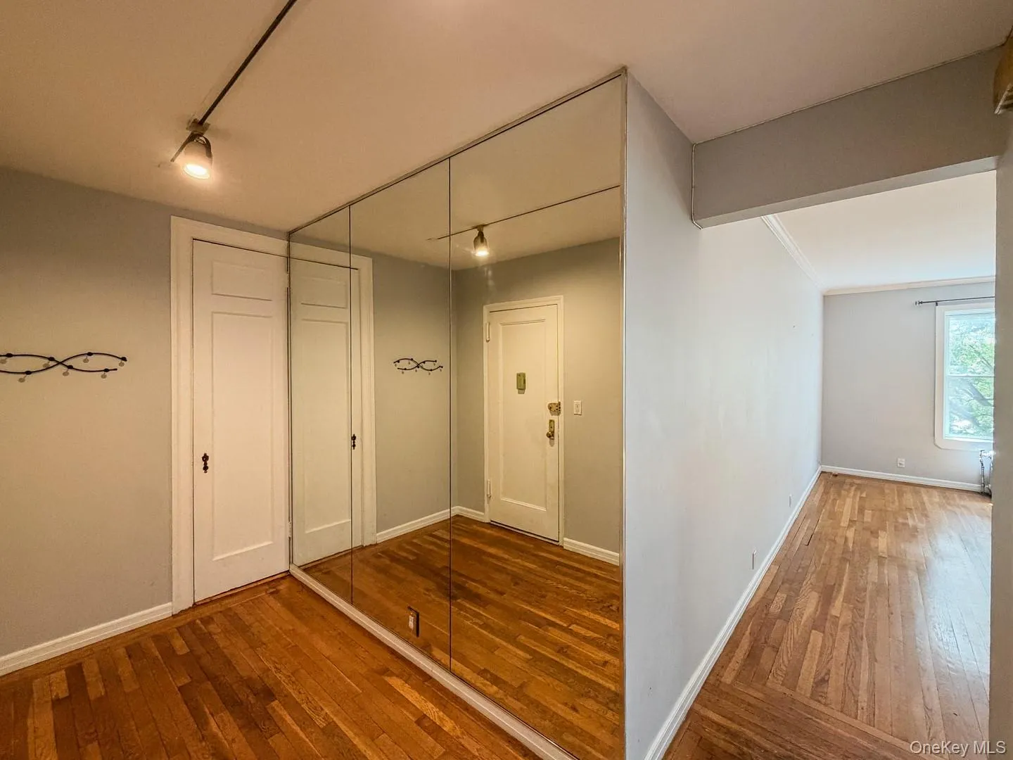 1428 Midland Avenue, Yonkers, NY, 2 Bedrooms Bedrooms, 5 Rooms Rooms,1 BathroomBathrooms,Residential,For Rent,Midland,0,1055300 1428 Midland Avenue, Yonkers, NY, 2 Bedrooms Bedrooms, 5 Rooms Rooms,1 BathroomBathrooms,Residential,For Rent,Midland,0,1055300