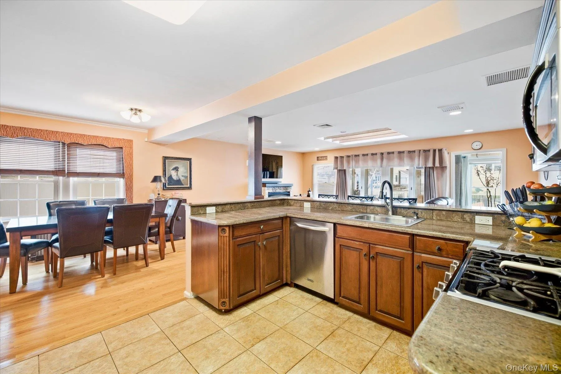 11 2nd Street, Hempstead, NY, 4 Bedrooms Bedrooms, 8 Rooms Rooms,2 BathroomsBathrooms,Residential,For Rent,2nd,0,1055302 11 2nd Street, Hempstead, NY, 4 Bedrooms Bedrooms, 8 Rooms Rooms,2 BathroomsBathrooms,Residential,For Rent,2nd,0,1055302