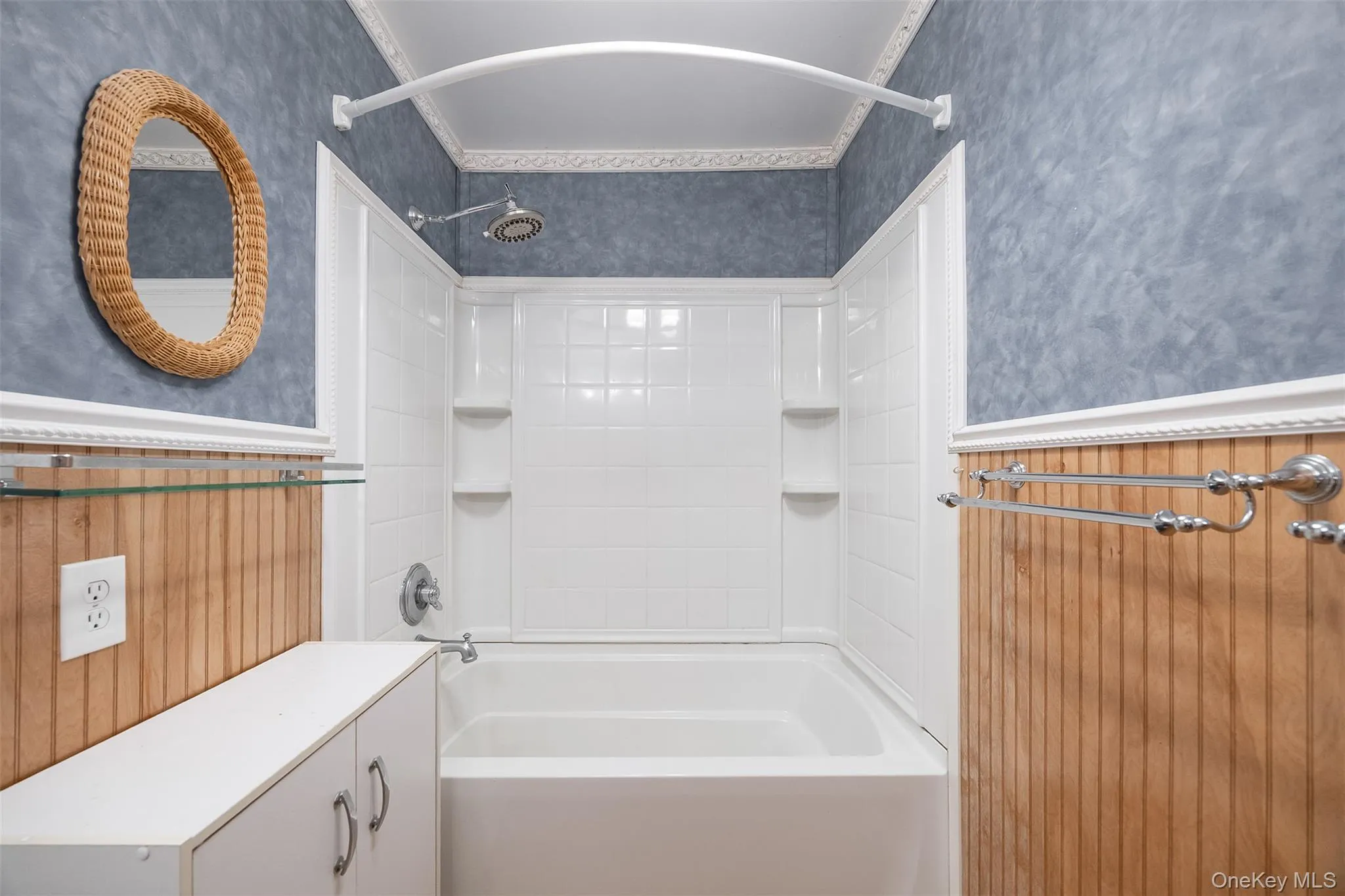 8 Boxwood Court, Hyde Park, NY, 3 Bedrooms Bedrooms, 6 Rooms Rooms,1 BathroomBathrooms,Residential,For Rent,Boxwood,0,1055305 8 Boxwood Court, Hyde Park, NY, 3 Bedrooms Bedrooms, 6 Rooms Rooms,1 BathroomBathrooms,Residential,For Rent,Boxwood,0,1055305