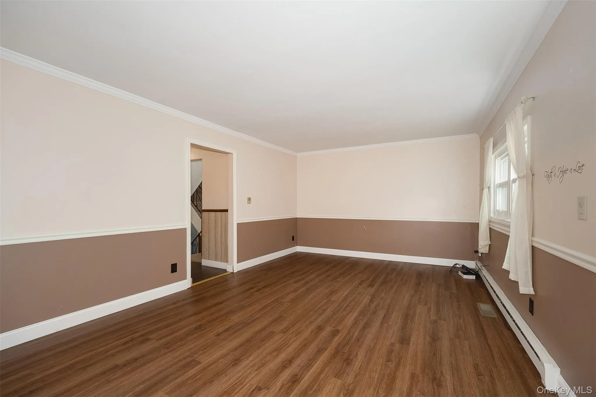 8 Boxwood Court, Hyde Park, NY, 3 Bedrooms Bedrooms, 6 Rooms Rooms,1 BathroomBathrooms,Residential,For Rent,Boxwood,0,1055305 8 Boxwood Court, Hyde Park, NY, 3 Bedrooms Bedrooms, 6 Rooms Rooms,1 BathroomBathrooms,Residential,For Rent,Boxwood,0,1055305