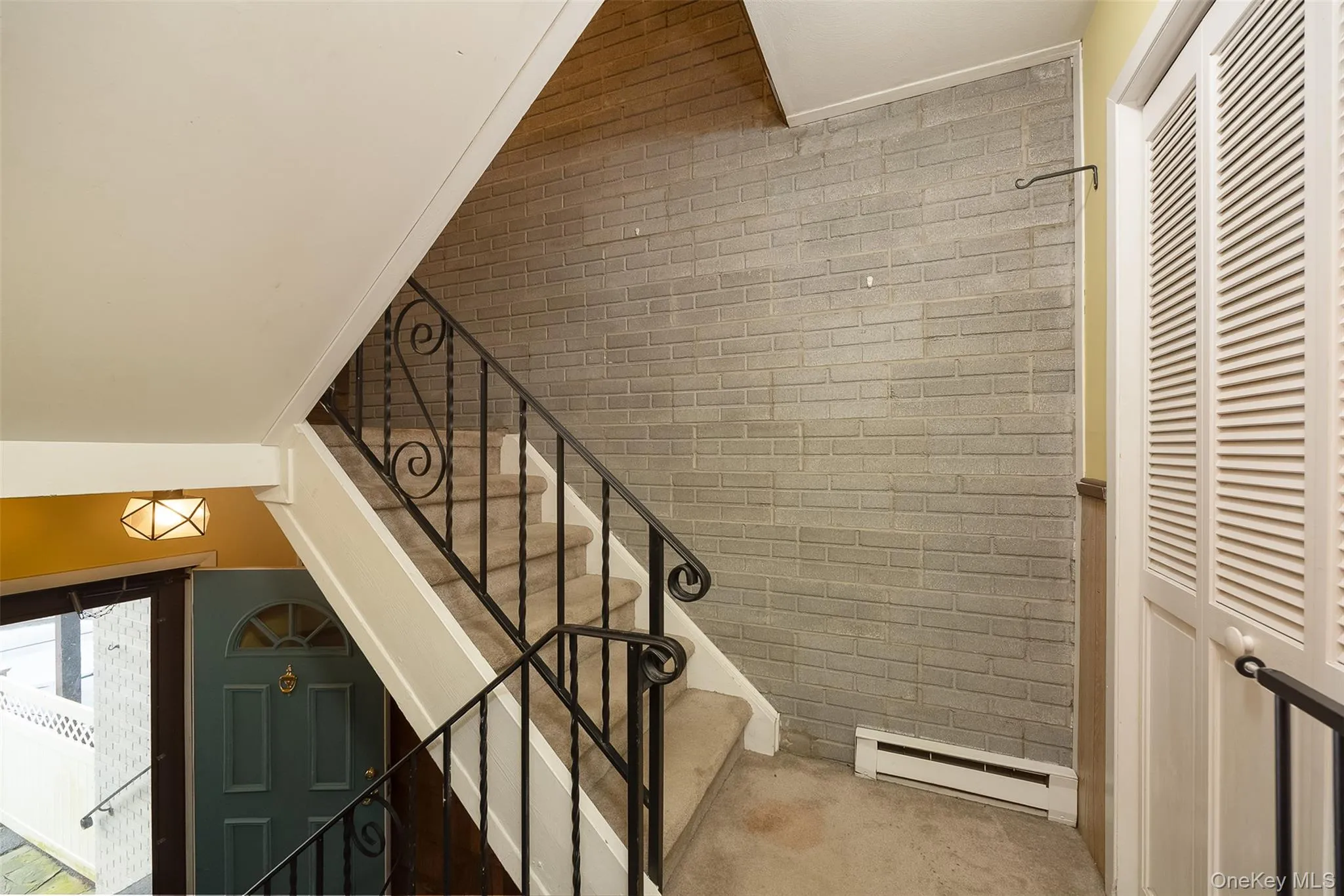 8 Boxwood Court, Hyde Park, NY, 3 Bedrooms Bedrooms, 6 Rooms Rooms,1 BathroomBathrooms,Residential,For Rent,Boxwood,0,1055305 8 Boxwood Court, Hyde Park, NY, 3 Bedrooms Bedrooms, 6 Rooms Rooms,1 BathroomBathrooms,Residential,For Rent,Boxwood,0,1055305
