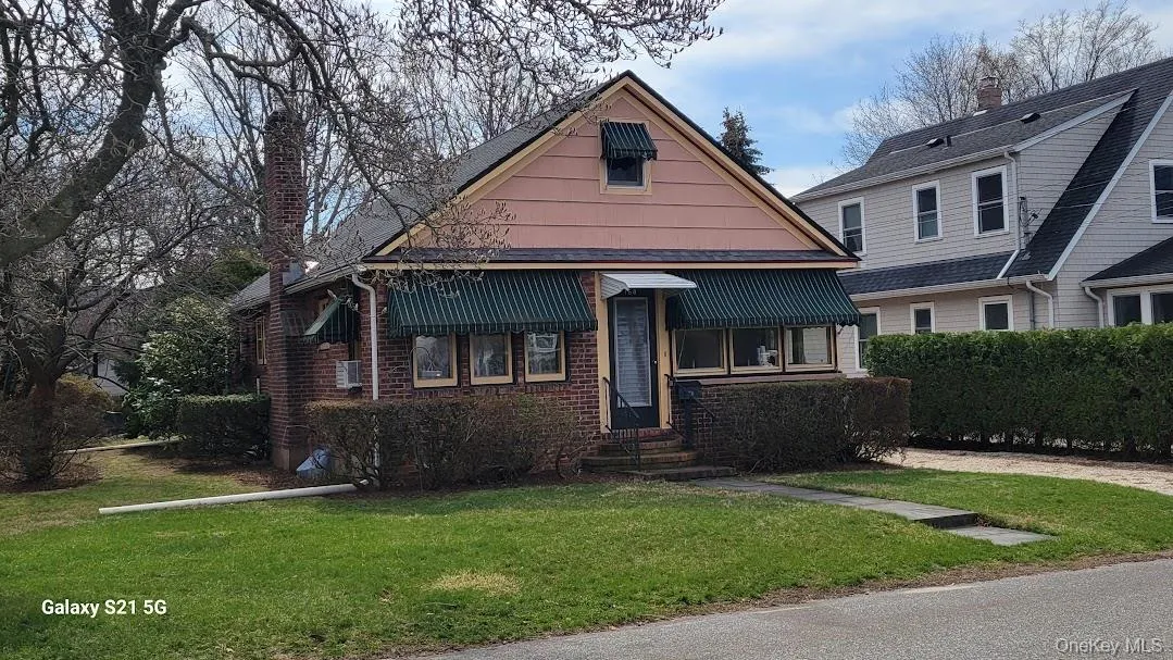 168 Lewis Road, Huntington, NY, 1 Bedroom Bedrooms, 5 Rooms Rooms,1 BathroomBathrooms,Residential Lease,For Rent,Lewis,0,1055307 168 Lewis Road, Huntington, NY, 1 Bedroom Bedrooms, 5 Rooms Rooms,1 BathroomBathrooms,Residential Lease,For Rent,Lewis,0,1055307