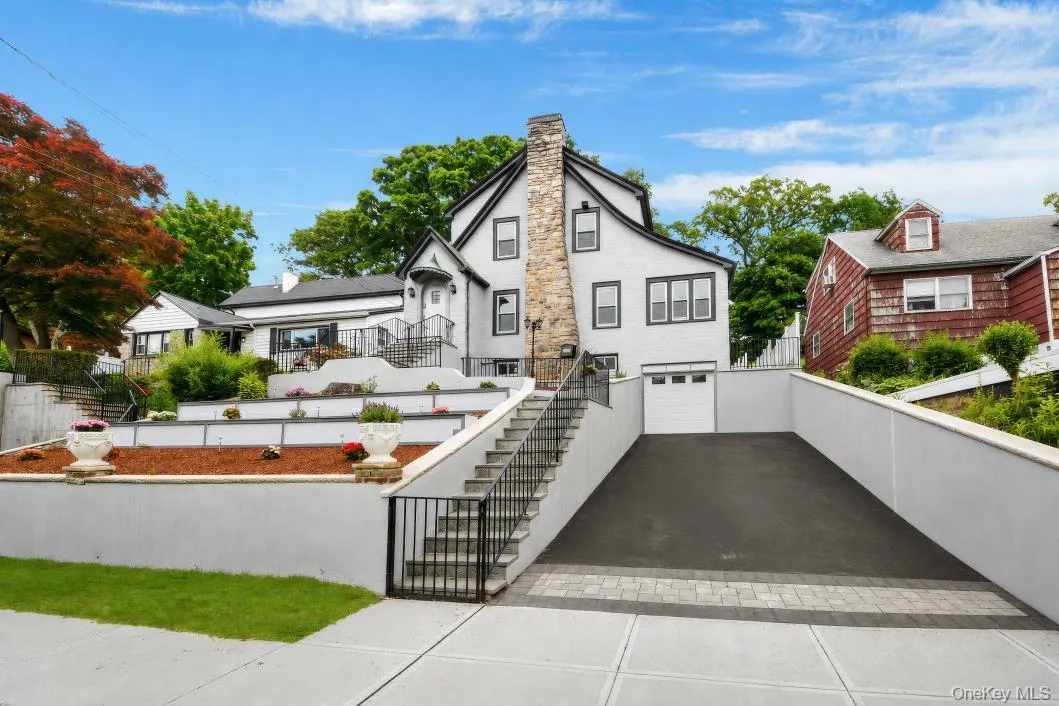 210 Rumsey Road, Yonkers, NY, 4 Bedrooms Bedrooms, 11 Rooms Rooms,2 BathroomsBathrooms,Residential Lease,For Rent,Rumsey,0,1055309 210 Rumsey Road, Yonkers, NY, 4 Bedrooms Bedrooms, 11 Rooms Rooms,2 BathroomsBathrooms,Residential Lease,For Rent,Rumsey,0,1055309