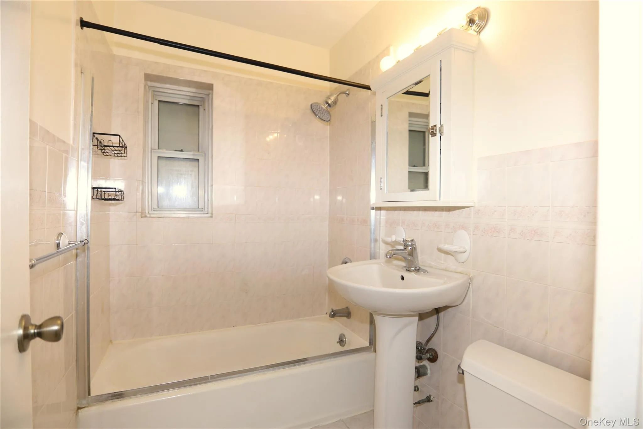 330 Broadway, Greenburgh, NY, 1 Bedroom Bedrooms, 3 Room Rooms,1 BathroomBathrooms,Residential Lease,For Rent,Broadway,0,1055312 330 Broadway, Greenburgh, NY, 1 Bedroom Bedrooms, 3 Room Rooms,1 BathroomBathrooms,Residential Lease,For Rent,Broadway,0,1055312