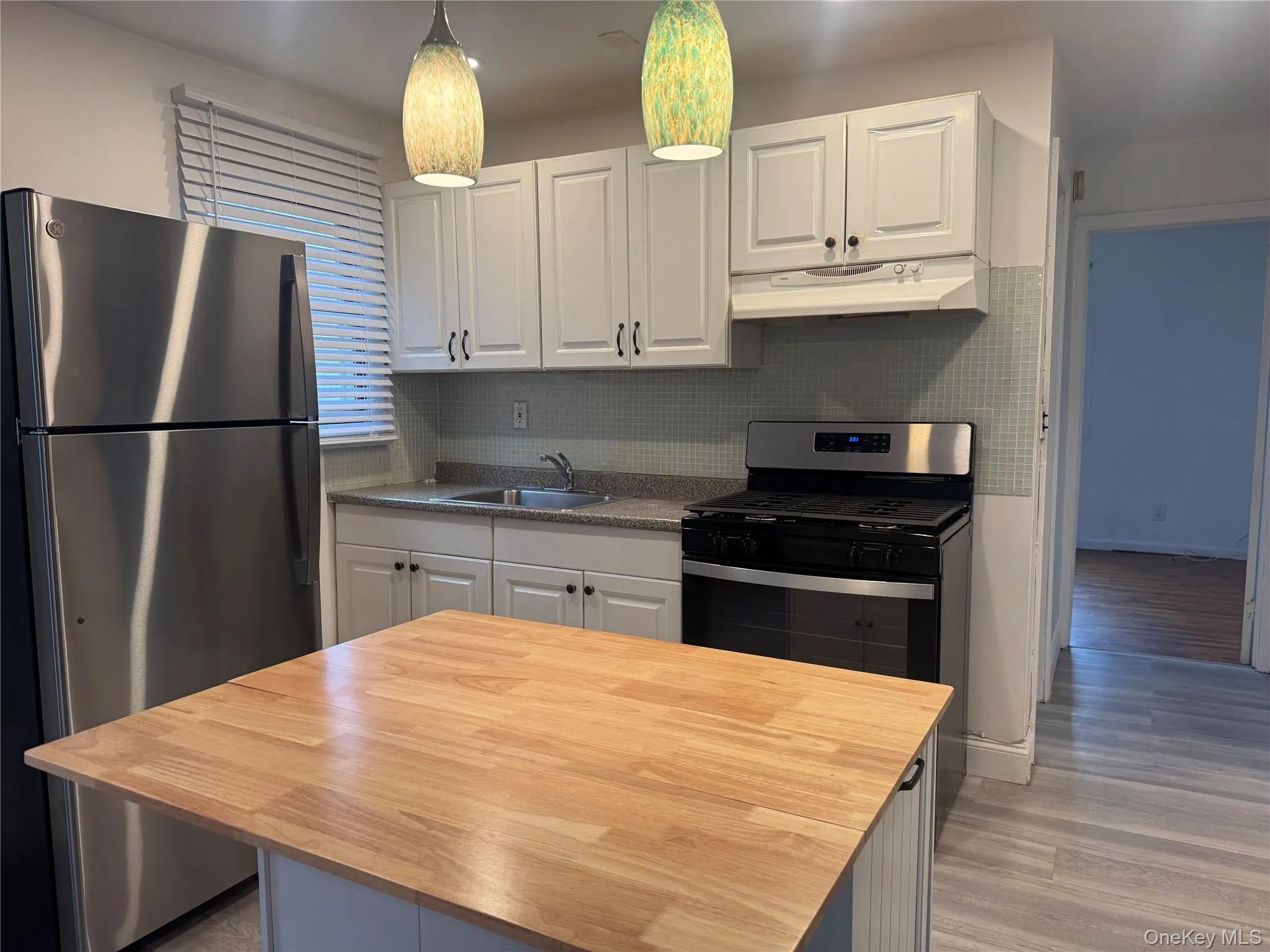 12 Chapel Place, Babylon, NY, 1 Bedroom Bedrooms, 2 Room Rooms,1 BathroomBathrooms,Residential Lease,For Rent,Chapel,0,1055315 12 Chapel Place, Babylon, NY, 1 Bedroom Bedrooms, 2 Room Rooms,1 BathroomBathrooms,Residential Lease,For Rent,Chapel,0,1055315