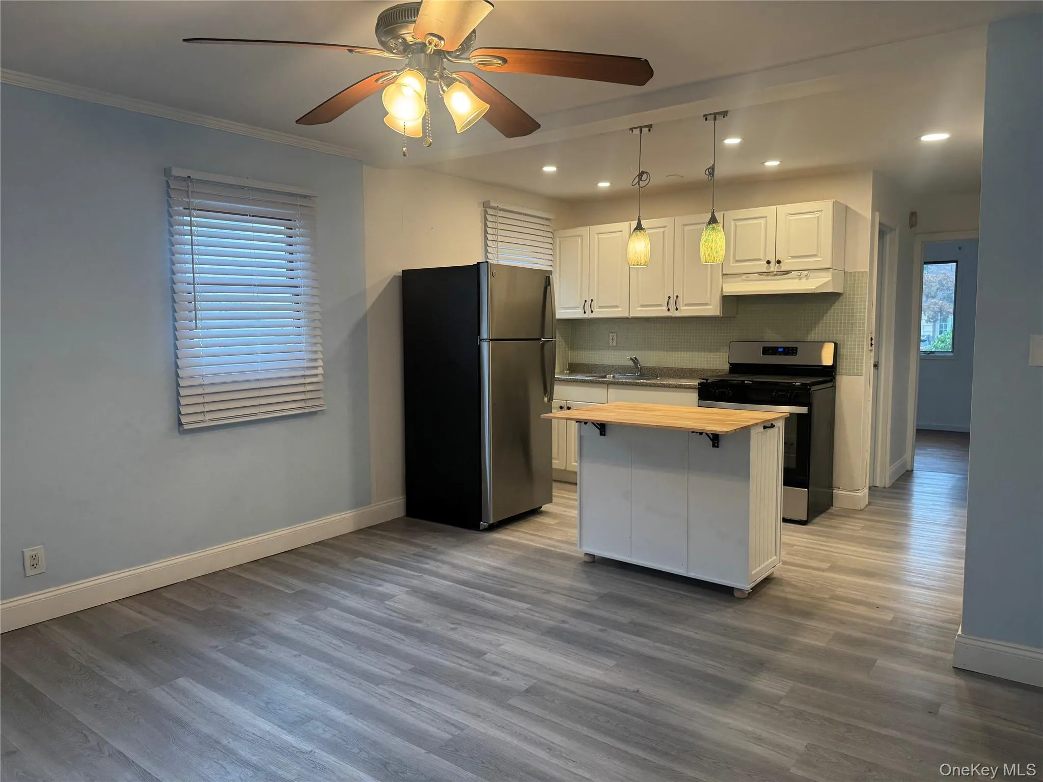 12 Chapel Place, Babylon, NY, 1 Bedroom Bedrooms, 2 Room Rooms,1 BathroomBathrooms,Residential Lease,For Rent,Chapel,0,1055315 12 Chapel Place, Babylon, NY, 1 Bedroom Bedrooms, 2 Room Rooms,1 BathroomBathrooms,Residential Lease,For Rent,Chapel,0,1055315