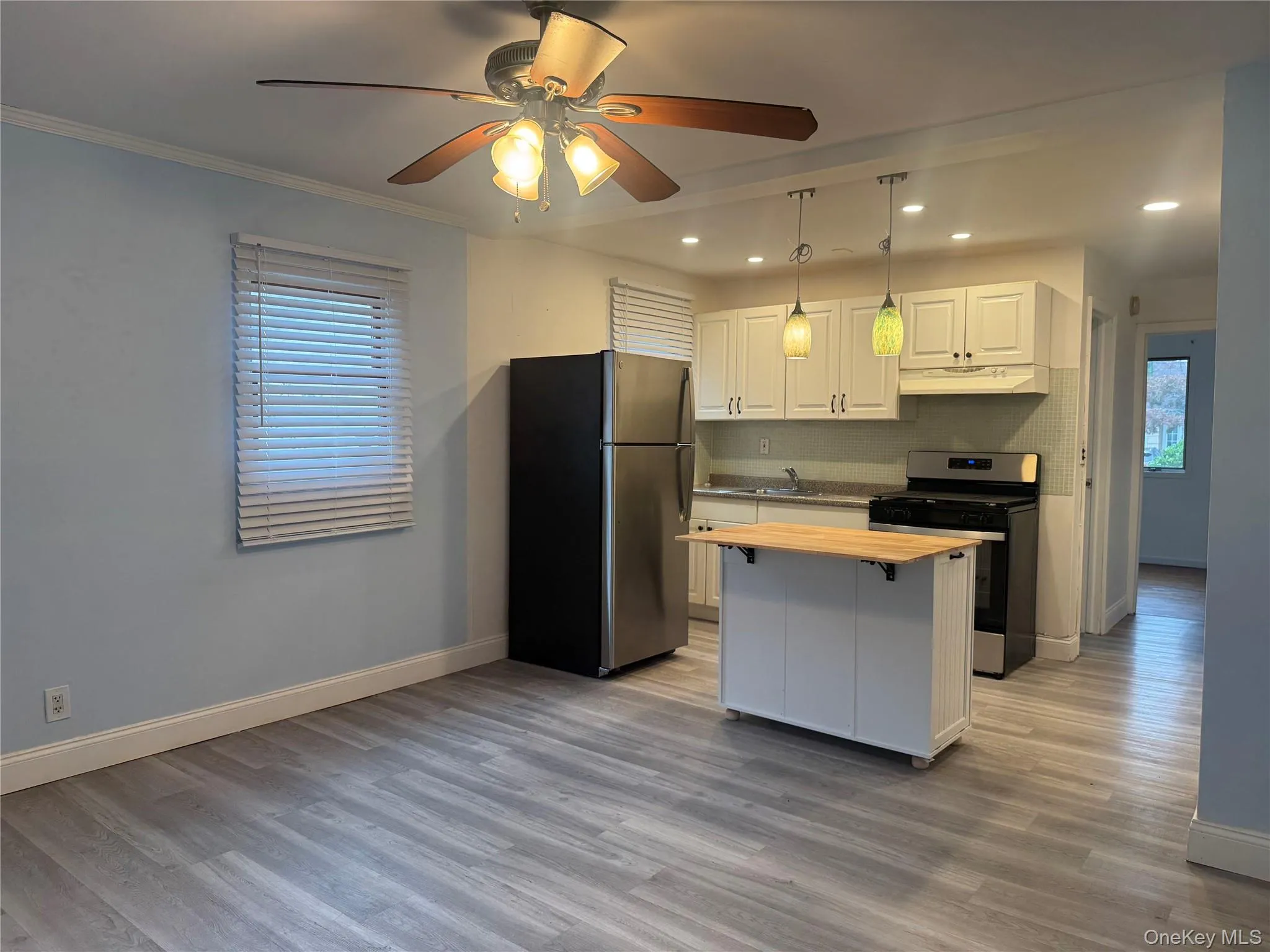 12 Chapel Place, Babylon, NY, 1 Bedroom Bedrooms, 2 Room Rooms,1 BathroomBathrooms,Residential Lease,For Rent,Chapel,0,1055315 12 Chapel Place, Babylon, NY, 1 Bedroom Bedrooms, 2 Room Rooms,1 BathroomBathrooms,Residential Lease,For Rent,Chapel,0,1055315