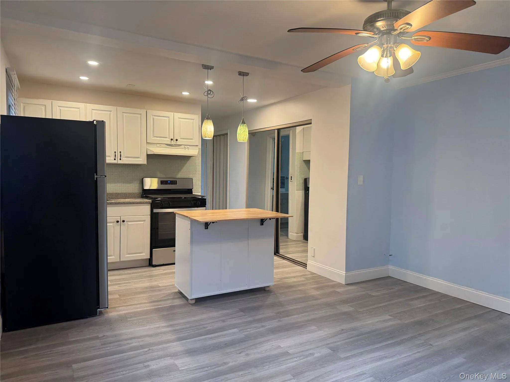 12 Chapel Place, Babylon, NY, 1 Bedroom Bedrooms, 2 Room Rooms,1 BathroomBathrooms,Residential Lease,For Rent,Chapel,0,1055315 12 Chapel Place, Babylon, NY, 1 Bedroom Bedrooms, 2 Room Rooms,1 BathroomBathrooms,Residential Lease,For Rent,Chapel,0,1055315