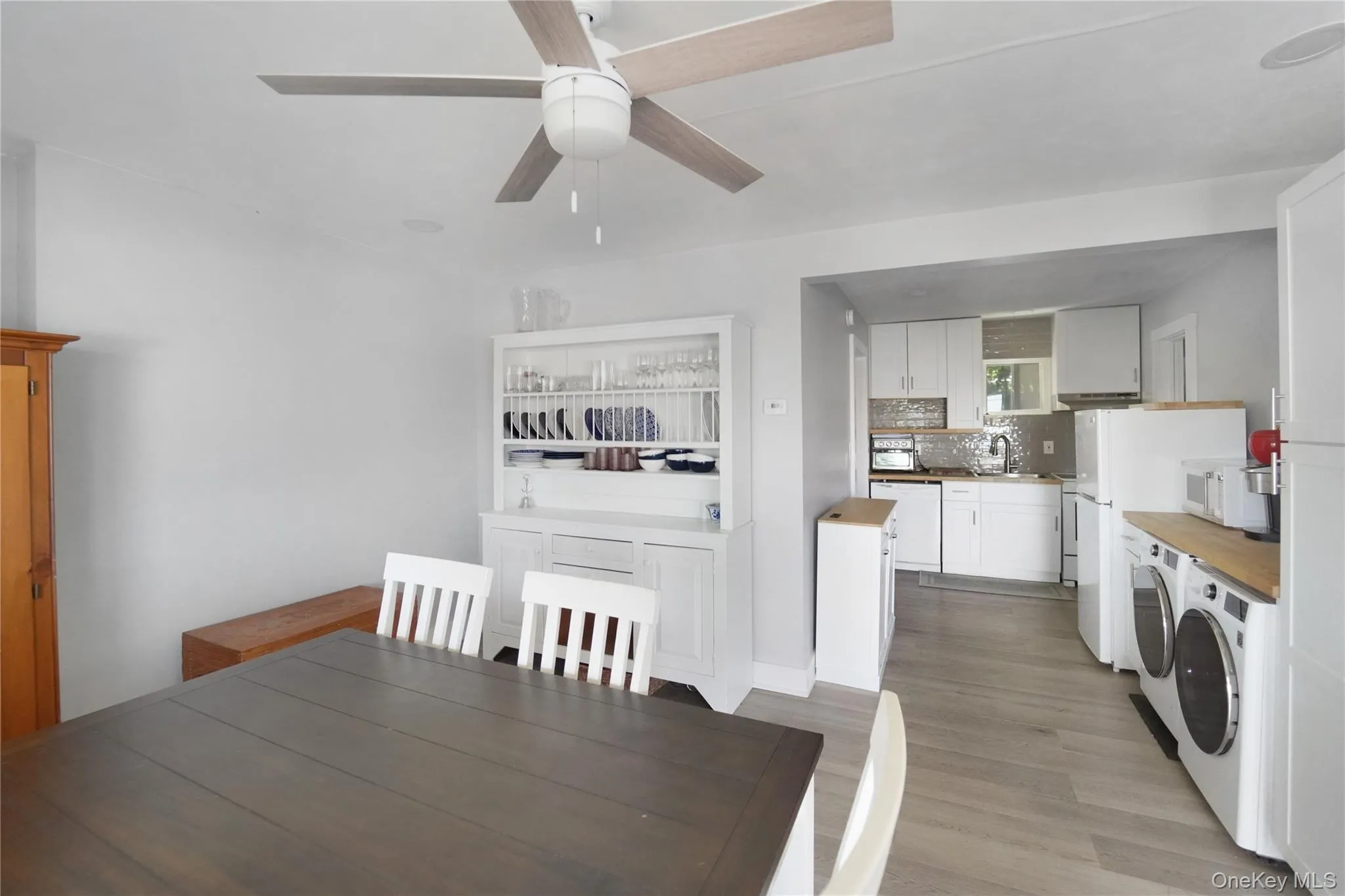 62 Canoe Place Road, Southampton, NY, 1 Bedroom Bedrooms, 5 Rooms Rooms,2 BathroomsBathrooms,Residential,For Rent,Canoe Place,0,1055317 62 Canoe Place Road, Southampton, NY, 1 Bedroom Bedrooms, 5 Rooms Rooms,2 BathroomsBathrooms,Residential,For Rent,Canoe Place,0,1055317