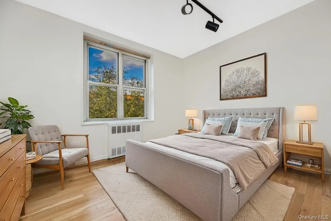 18-40 211th Street, New York, NY, 2 Bedrooms Bedrooms, 5 Rooms Rooms,1 BathroomBathrooms,Residential,For Rent,211th,0,1055321 18-40 211th Street, New York, NY, 2 Bedrooms Bedrooms, 5 Rooms Rooms,1 BathroomBathrooms,Residential,For Rent,211th,0,1055321