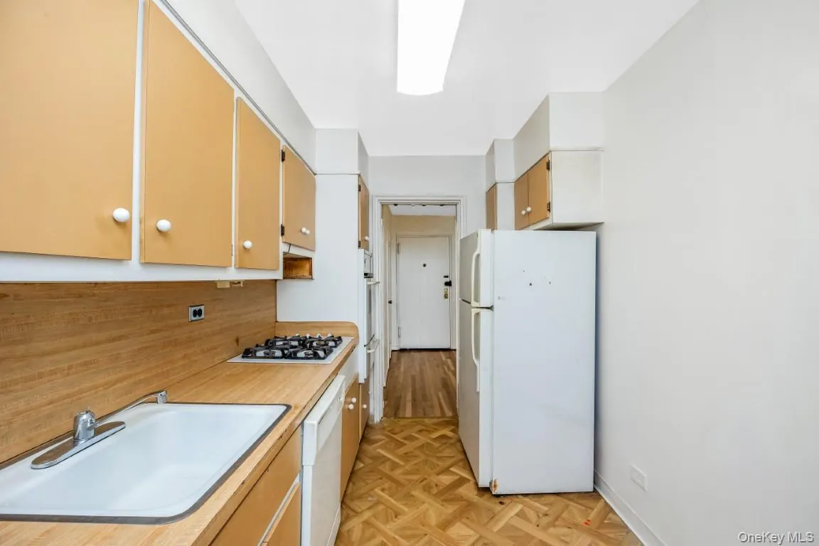 18-40 211th Street, New York, NY, 2 Bedrooms Bedrooms, 5 Rooms Rooms,1 BathroomBathrooms,Residential,For Rent,211th,0,1055321 18-40 211th Street, New York, NY, 2 Bedrooms Bedrooms, 5 Rooms Rooms,1 BathroomBathrooms,Residential,For Rent,211th,0,1055321