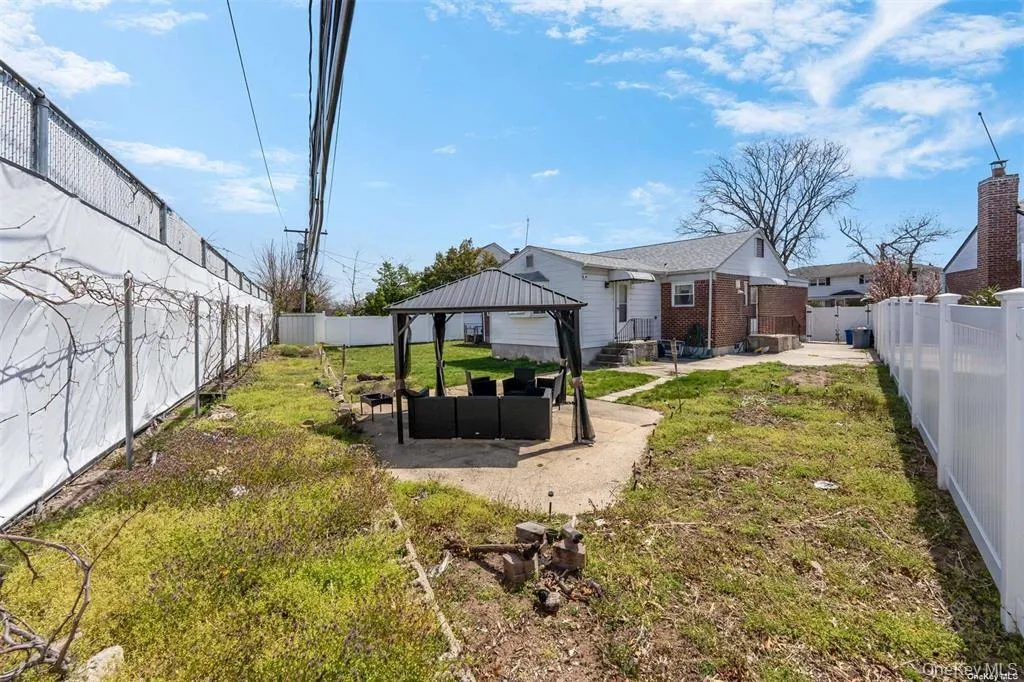 74 Caroline Avenue, Hempstead, NY, 3 Bedrooms Bedrooms, 5 Rooms Rooms,1 BathroomBathrooms,Residential Lease,For Rent,Caroline,0,1055331 74 Caroline Avenue, Hempstead, NY, 3 Bedrooms Bedrooms, 5 Rooms Rooms,1 BathroomBathrooms,Residential Lease,For Rent,Caroline,0,1055331