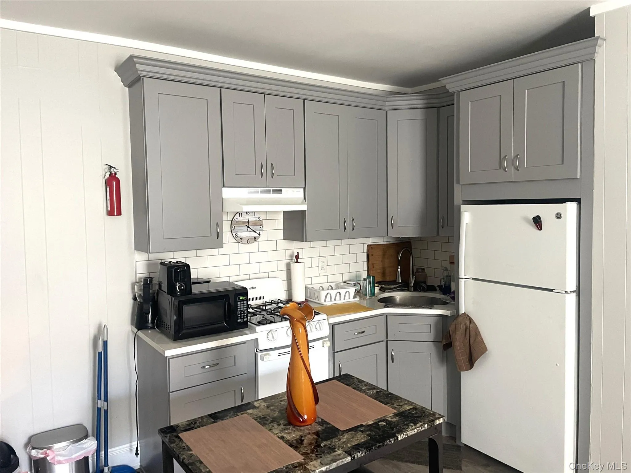 23 Collegeview Avenue, Poughkeepsie (town), NY, 1 Bedroom Bedrooms, 4 Room Rooms,1 BathroomBathrooms,Residential Lease,For Rent,Collegeview,0,1055335 23 Collegeview Avenue, Poughkeepsie (town), NY, 1 Bedroom Bedrooms, 4 Room Rooms,1 BathroomBathrooms,Residential Lease,For Rent,Collegeview,0,1055335