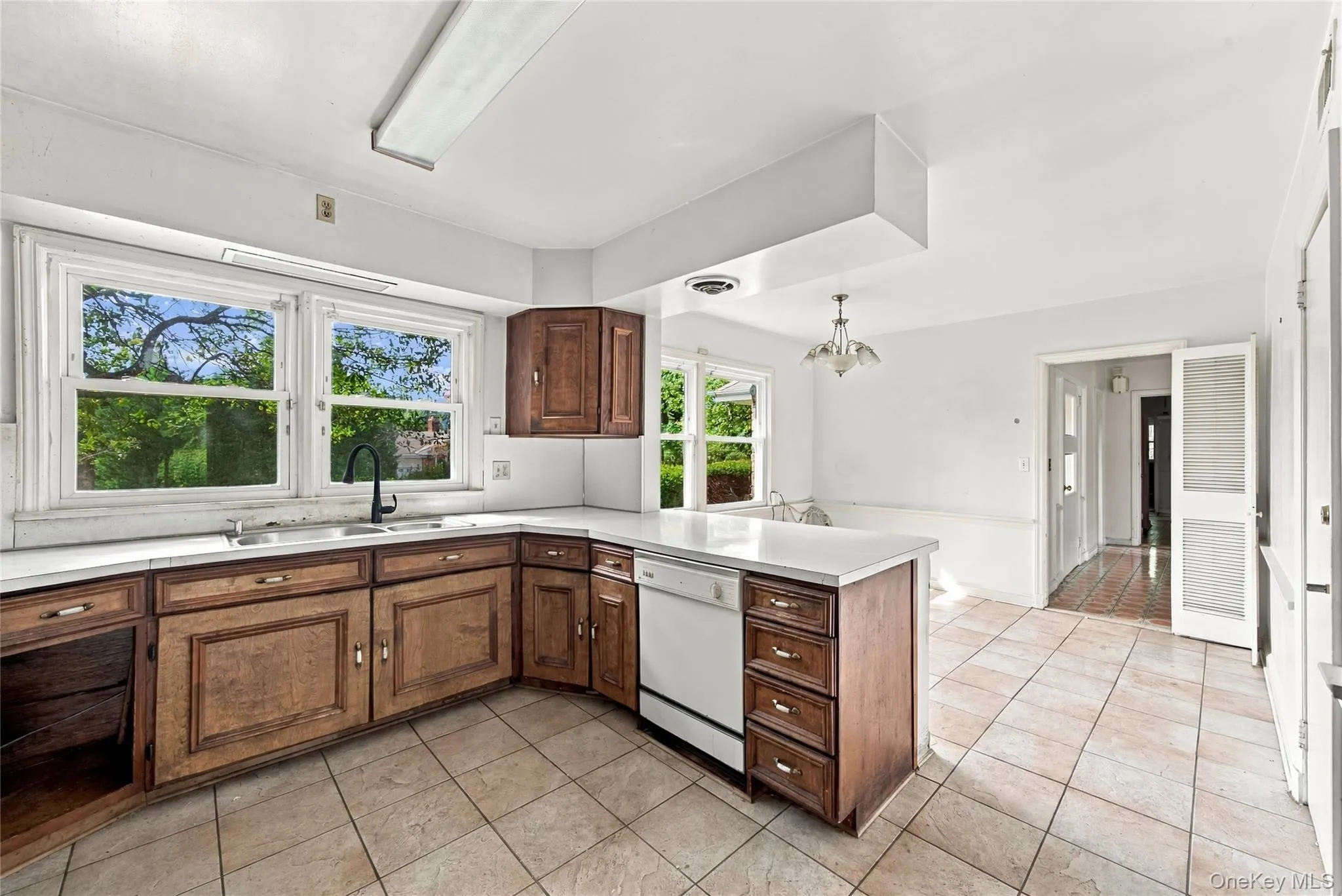 85 Del Rey Drive, Mount Vernon, NY, 5 Bedrooms Bedrooms, 14 Rooms Rooms,3 BathroomsBathrooms,Residential,For Rent,Del Rey,0,1055353 85 Del Rey Drive, Mount Vernon, NY, 5 Bedrooms Bedrooms, 14 Rooms Rooms,3 BathroomsBathrooms,Residential,For Rent,Del Rey,0,1055353