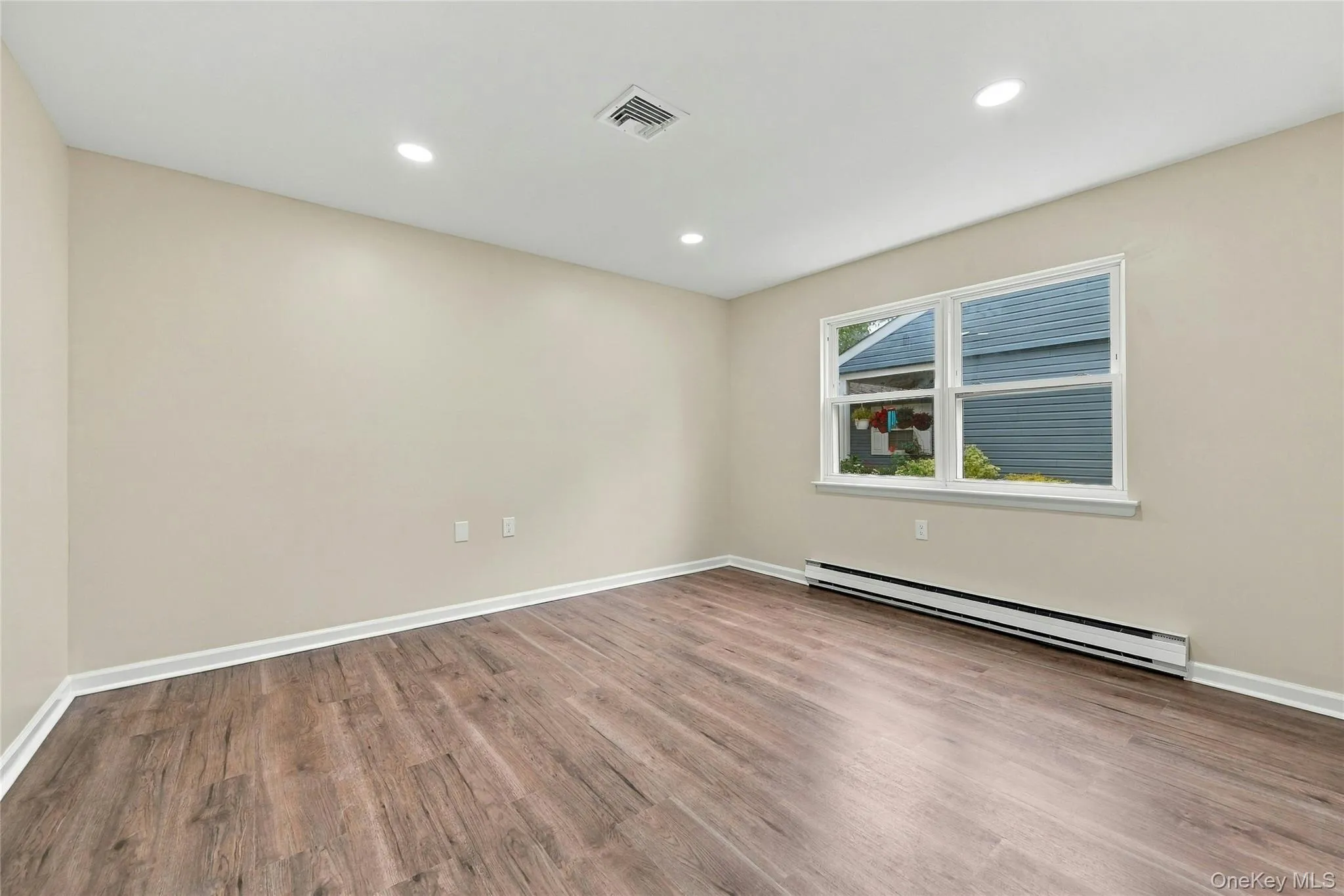 257 Edinburgh Drive, Brookhaven, NY, 2 Bedrooms Bedrooms, 5 Rooms Rooms,2 BathroomsBathrooms,Residential,For Rent,Edinburgh,0,1055365 257 Edinburgh Drive, Brookhaven, NY, 2 Bedrooms Bedrooms, 5 Rooms Rooms,2 BathroomsBathrooms,Residential,For Rent,Edinburgh,0,1055365