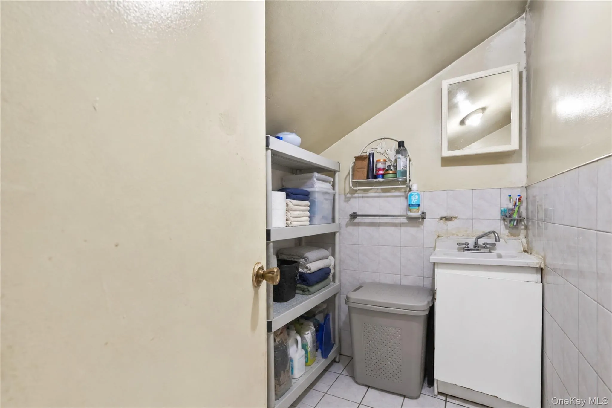 243 Schenck Avenue, New York, NY, 3 Bedrooms Bedrooms, 5 Rooms Rooms,1 BathroomBathrooms,Residential,For Rent,Schenck,0,1055375 243 Schenck Avenue, New York, NY, 3 Bedrooms Bedrooms, 5 Rooms Rooms,1 BathroomBathrooms,Residential,For Rent,Schenck,0,1055375