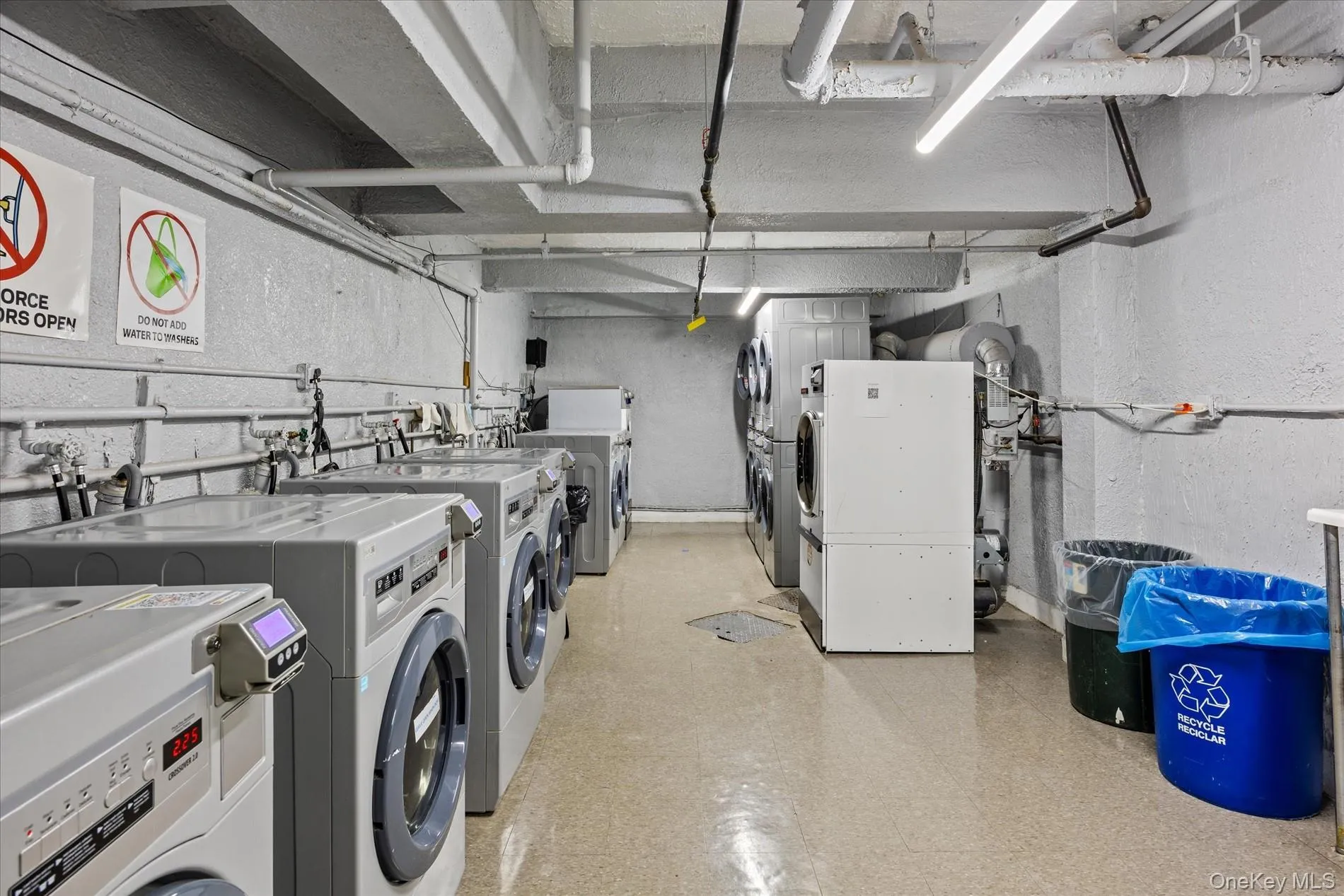 31-85 Crescent Street, New York, NY, 1 Bedroom Bedrooms, 3 Rooms Rooms,1 BathroomBathrooms,Residential,For Rent,Crescent,0,1055389 31-85 Crescent Street, New York, NY, 1 Bedroom Bedrooms, 3 Rooms Rooms,1 BathroomBathrooms,Residential,For Rent,Crescent,0,1055389