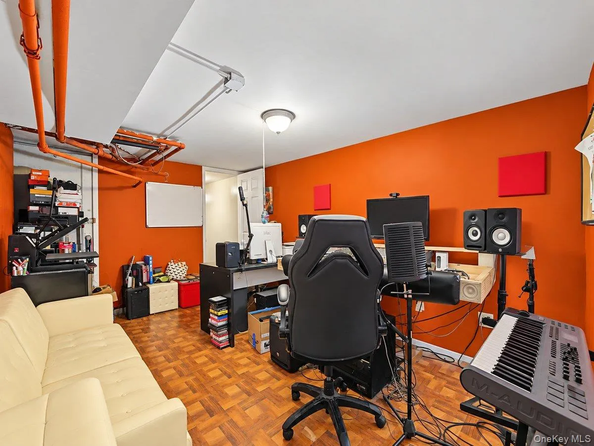 37 Grant Avenue, New York, NY, 2 Bedrooms Bedrooms, 6 Rooms Rooms,1 BathroomBathrooms,Residential,For Rent,Grant,0,1055390 37 Grant Avenue, New York, NY, 2 Bedrooms Bedrooms, 6 Rooms Rooms,1 BathroomBathrooms,Residential,For Rent,Grant,0,1055390
