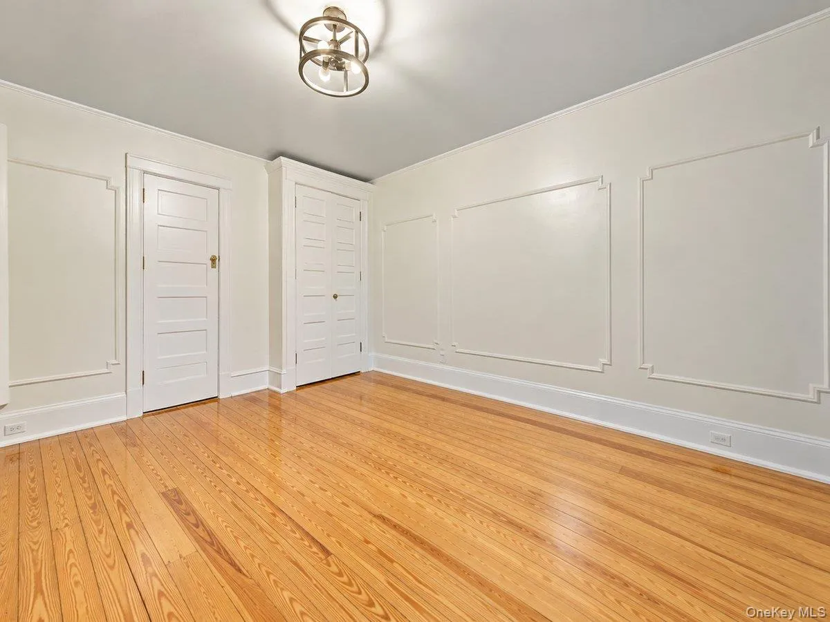 37 Grant Avenue, New York, NY, 2 Bedrooms Bedrooms, 6 Rooms Rooms,1 BathroomBathrooms,Residential,For Rent,Grant,0,1055390 37 Grant Avenue, New York, NY, 2 Bedrooms Bedrooms, 6 Rooms Rooms,1 BathroomBathrooms,Residential,For Rent,Grant,0,1055390