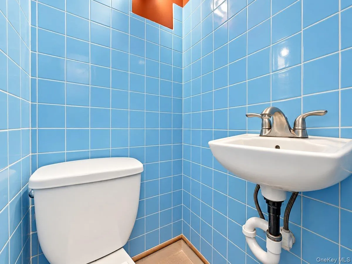 37 Grant Avenue, New York, NY, 2 Bedrooms Bedrooms, 6 Rooms Rooms,1 BathroomBathrooms,Residential,For Rent,Grant,0,1055390 37 Grant Avenue, New York, NY, 2 Bedrooms Bedrooms, 6 Rooms Rooms,1 BathroomBathrooms,Residential,For Rent,Grant,0,1055390