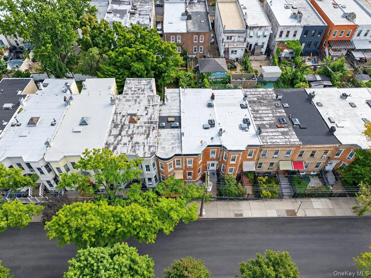 37 Grant Avenue, New York, NY, 2 Bedrooms Bedrooms, 6 Rooms Rooms,1 BathroomBathrooms,Residential,For Rent,Grant,0,1055390 37 Grant Avenue, New York, NY, 2 Bedrooms Bedrooms, 6 Rooms Rooms,1 BathroomBathrooms,Residential,For Rent,Grant,0,1055390